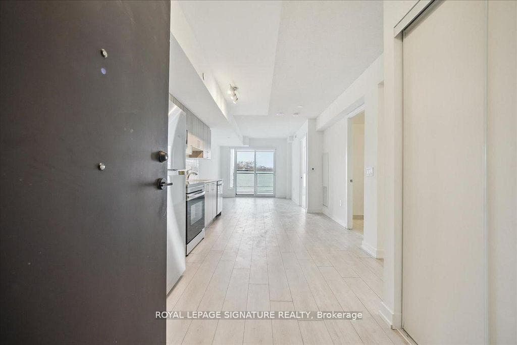 556 Marlee Avenue Unit 325 photo 2
