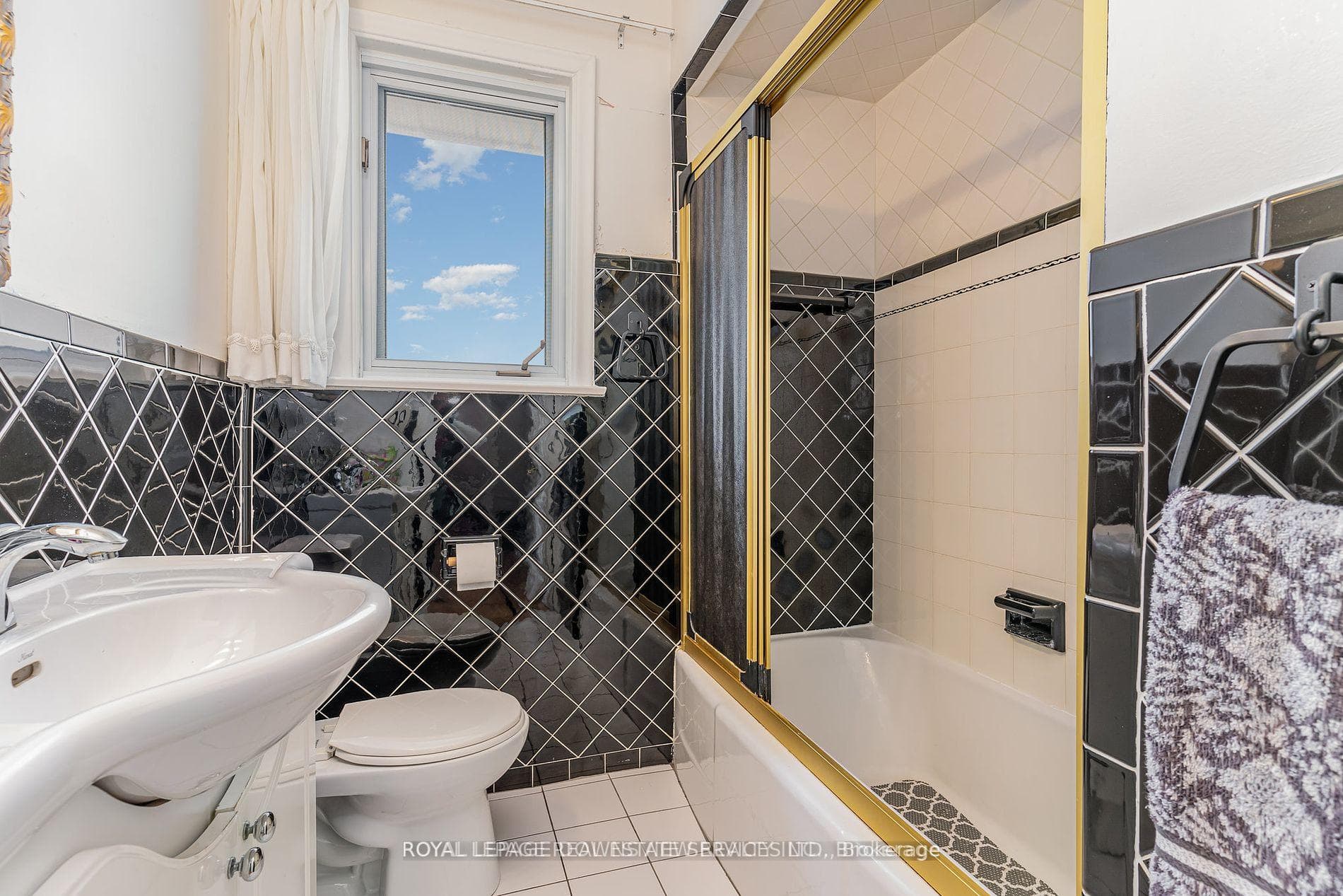 7 Burr Avenue photo 16