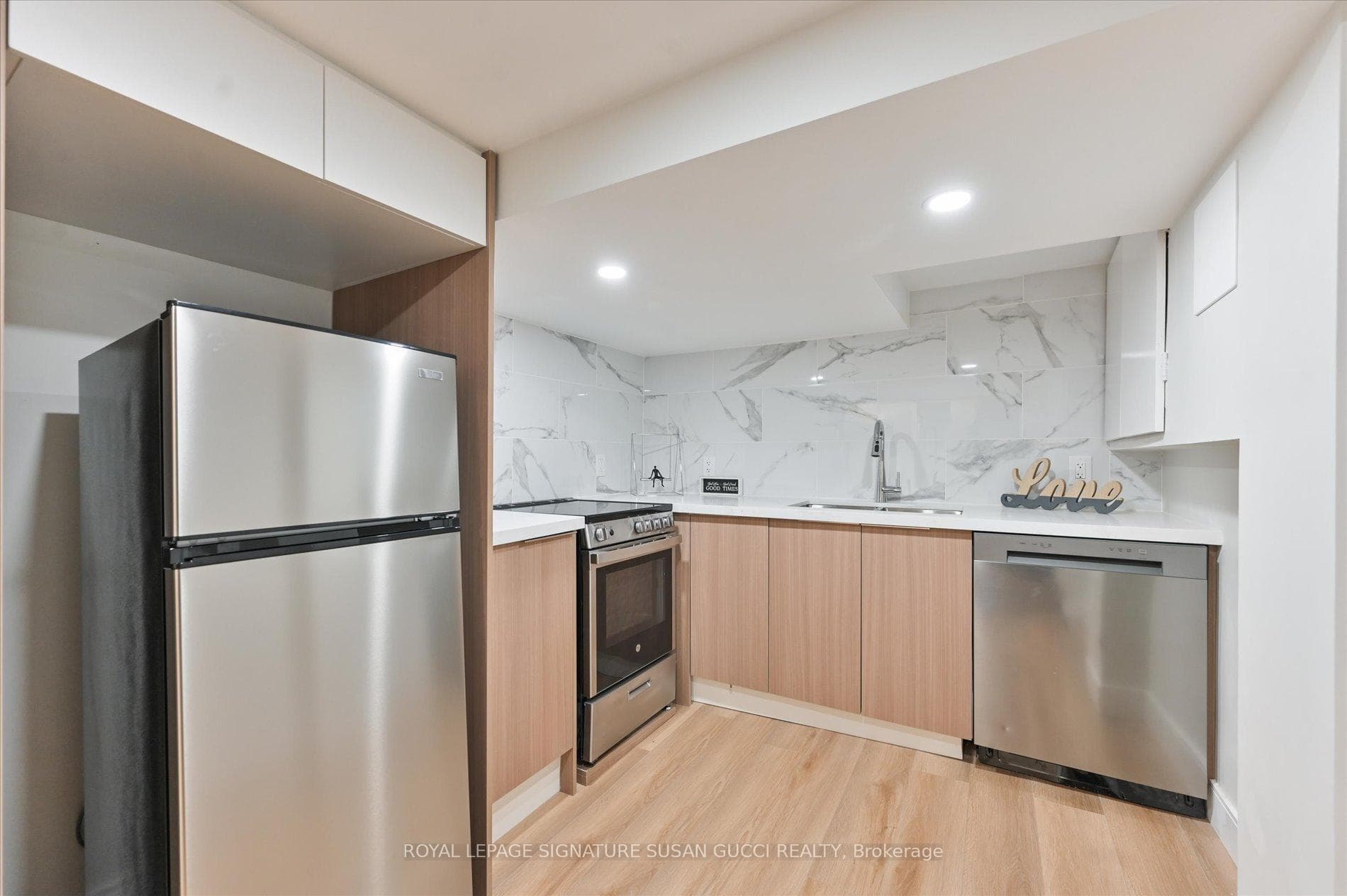 21 Frankdale Avenue photo 34