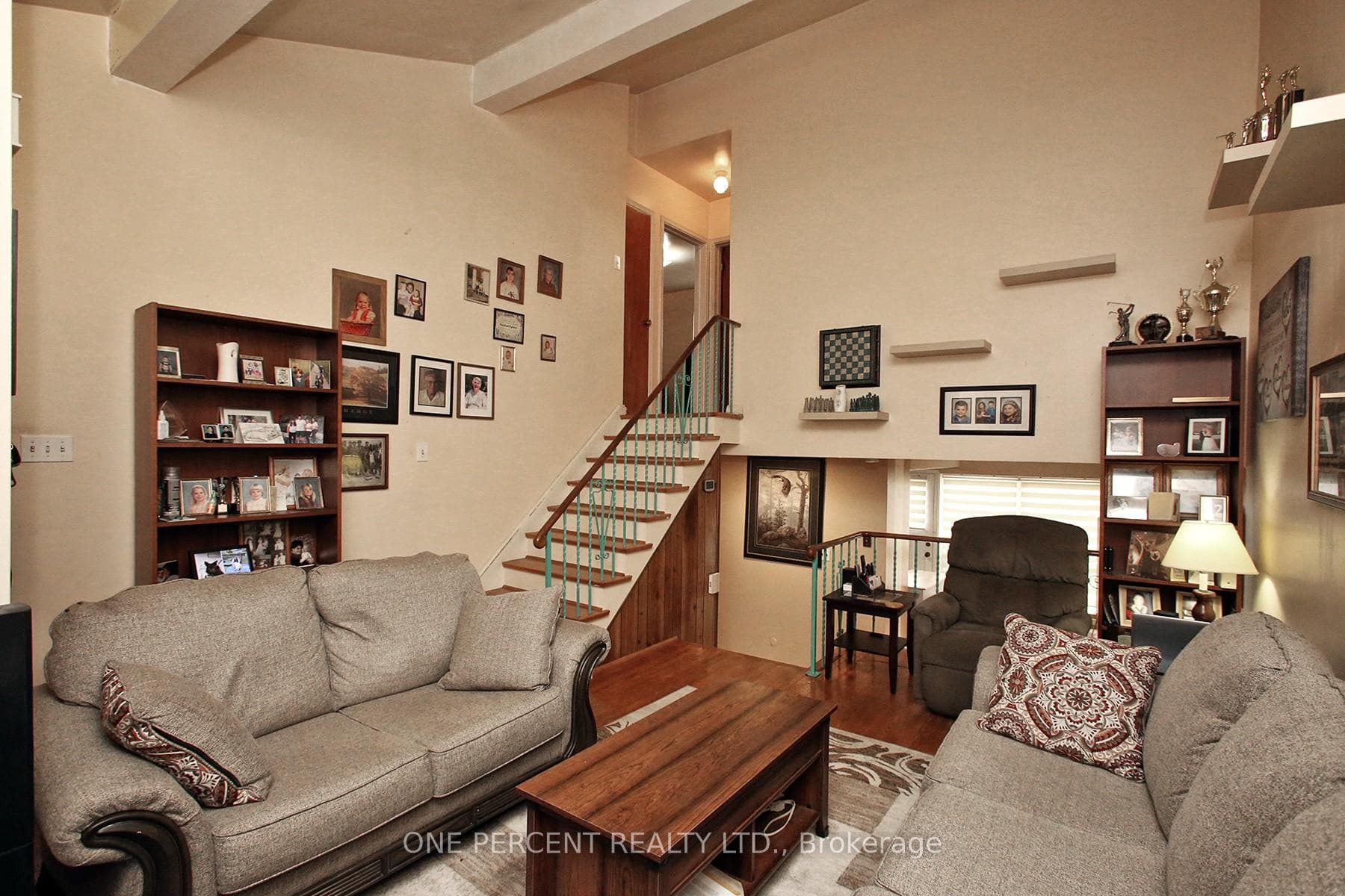 3074 Merritt Avenue photo 3