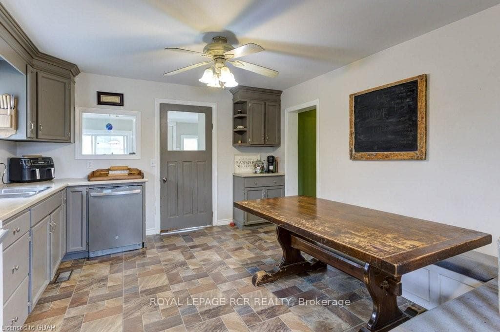 370 Smith Street photo 20