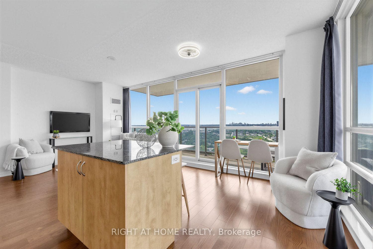 2240 Lake Shore Boulevard Unit 3104 photo 10