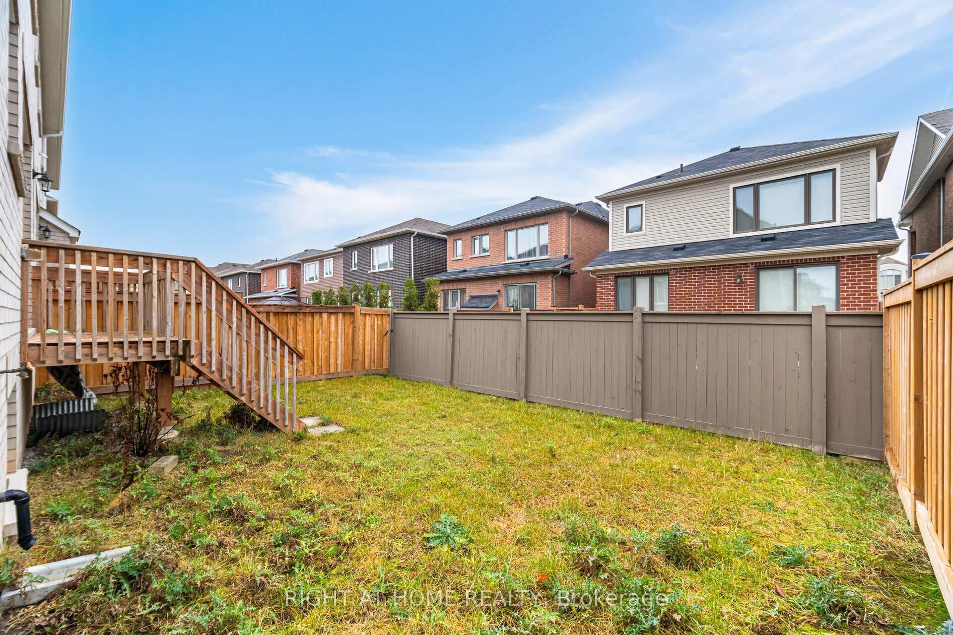 908 Sumac Gardens photo 47