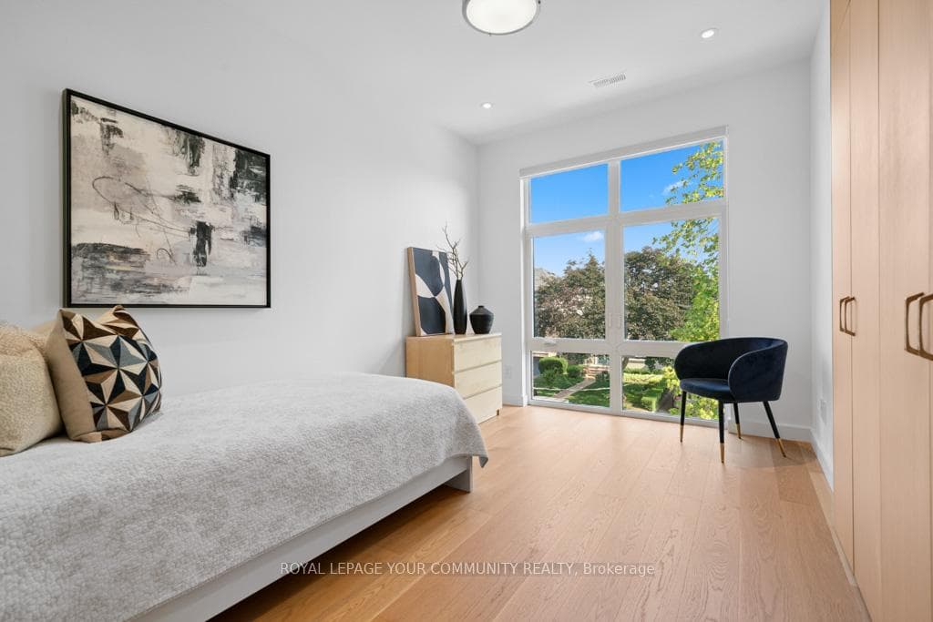 264 Joicey Boulevard photo 33