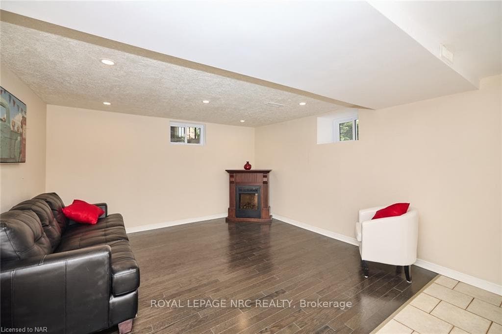 68 1/2 PINE Street photo 19
