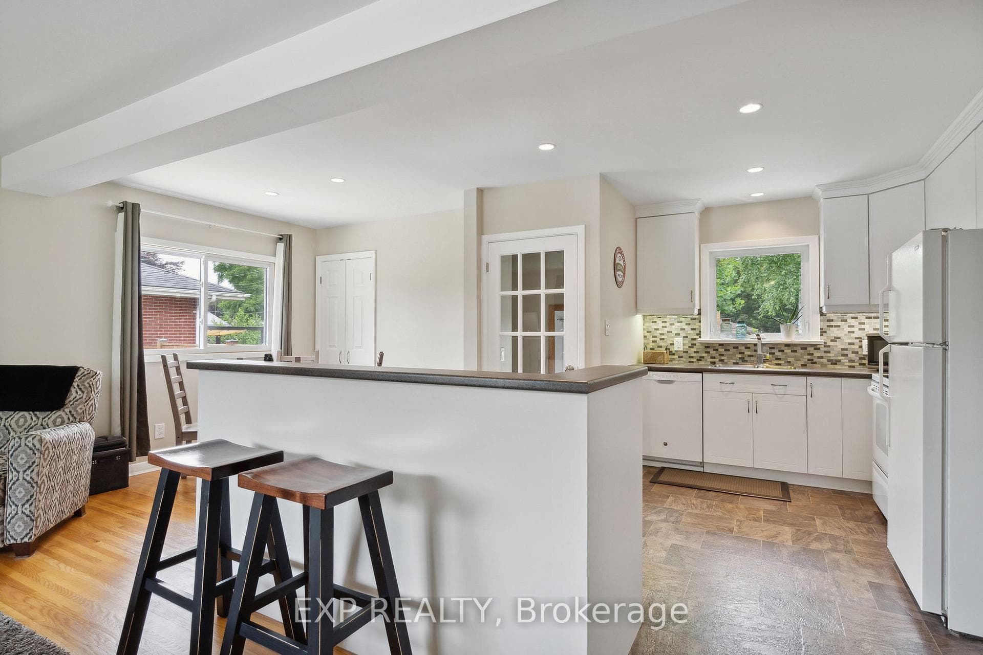 224 Irving Place photo 11
