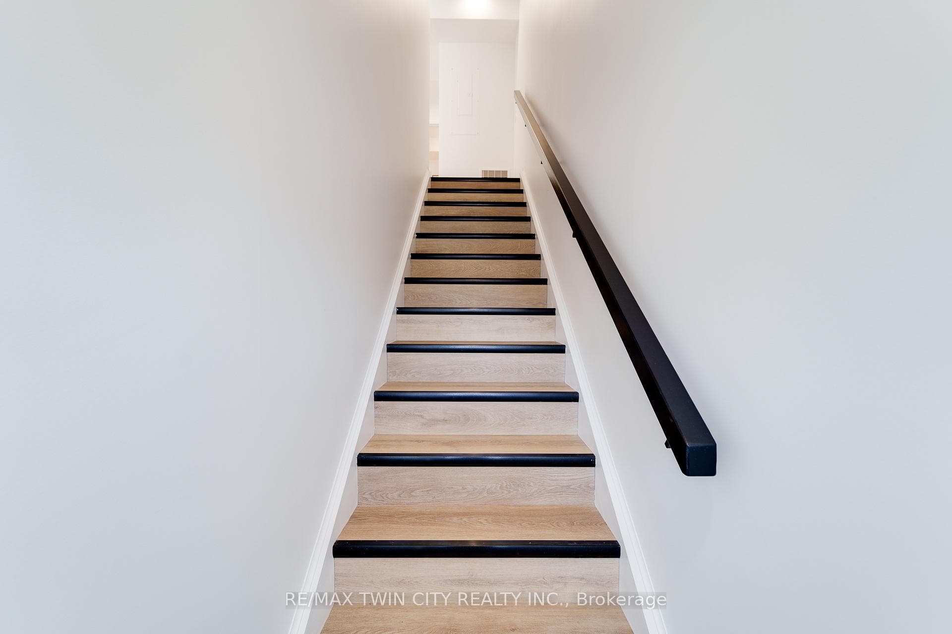 825 Stirling Avenue Unit 2 photo 1