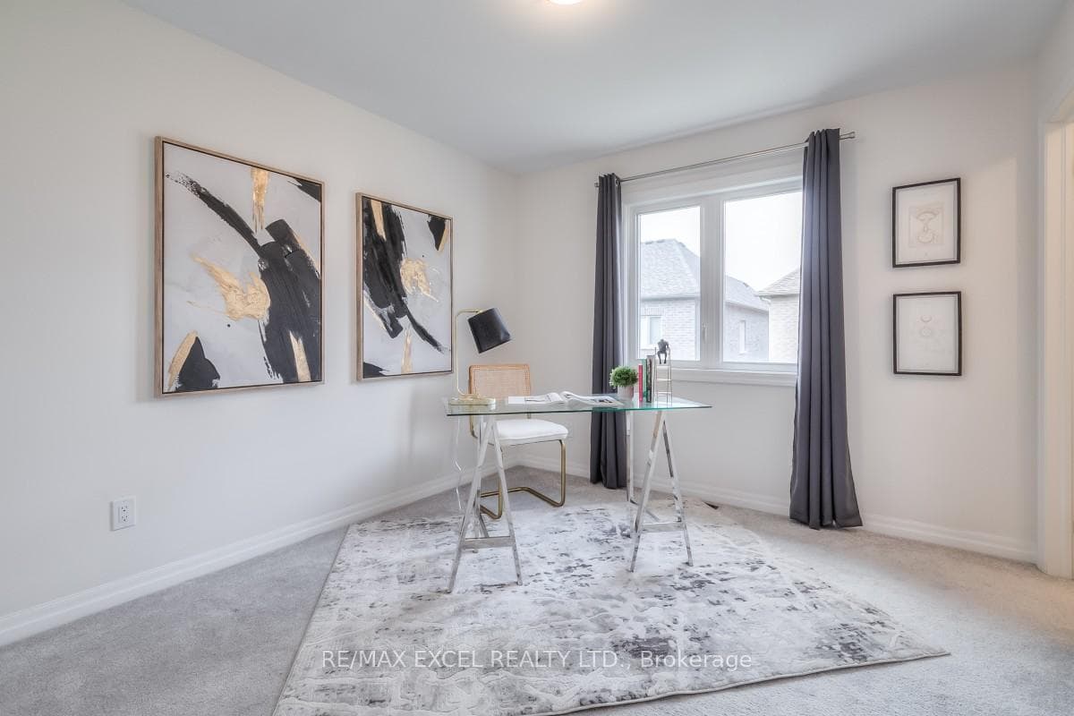 8 Collier Crescent photo 33