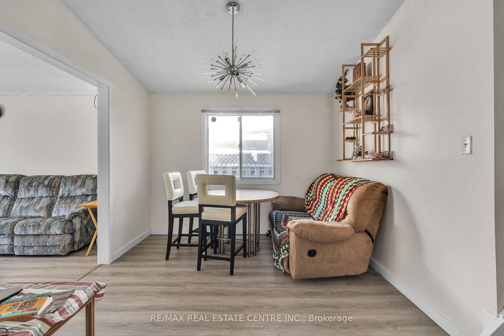 2059 Mountbatten Place photo 9