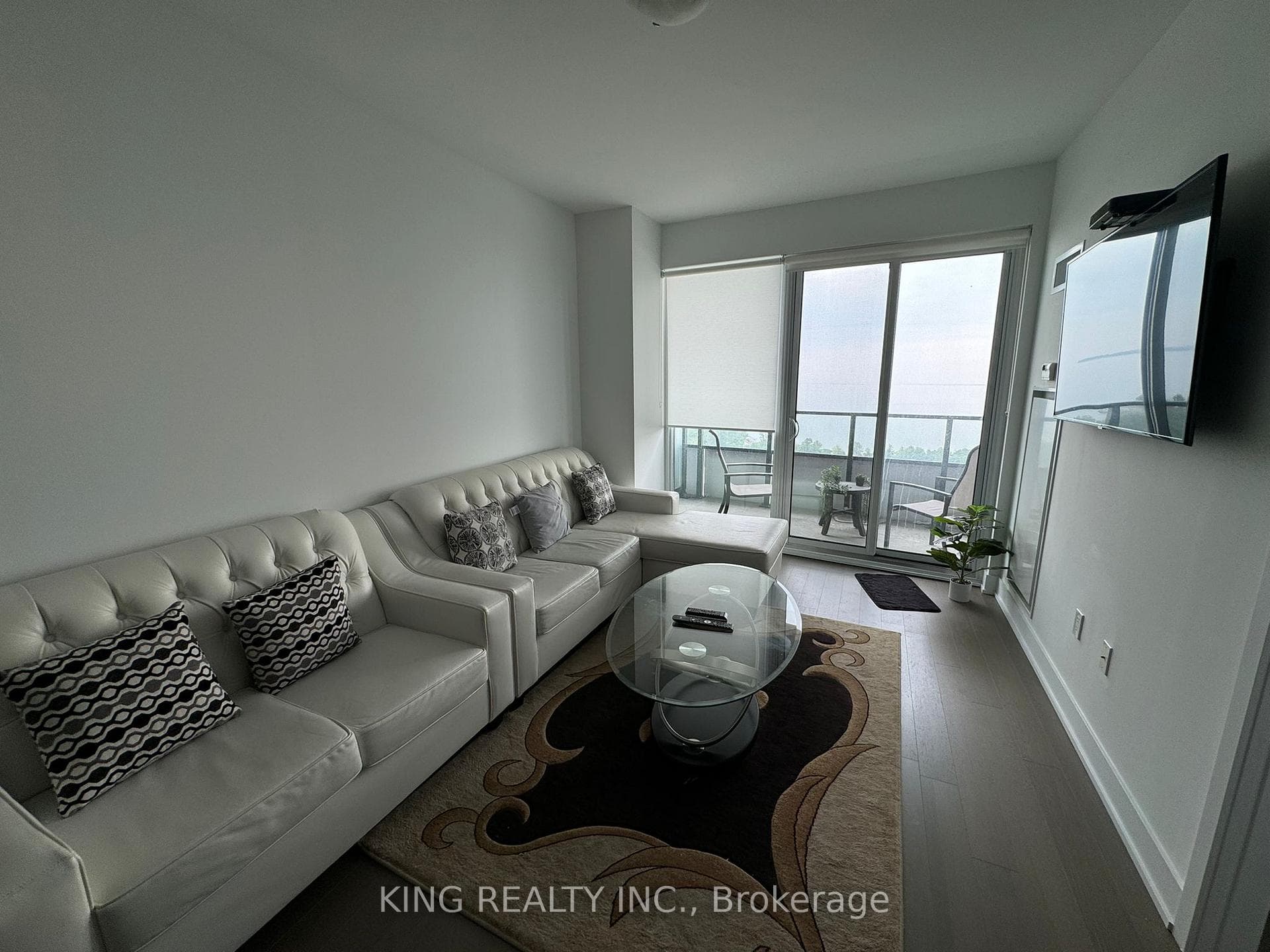 20 Shorebreeze Drive Unit 1909 photo 5