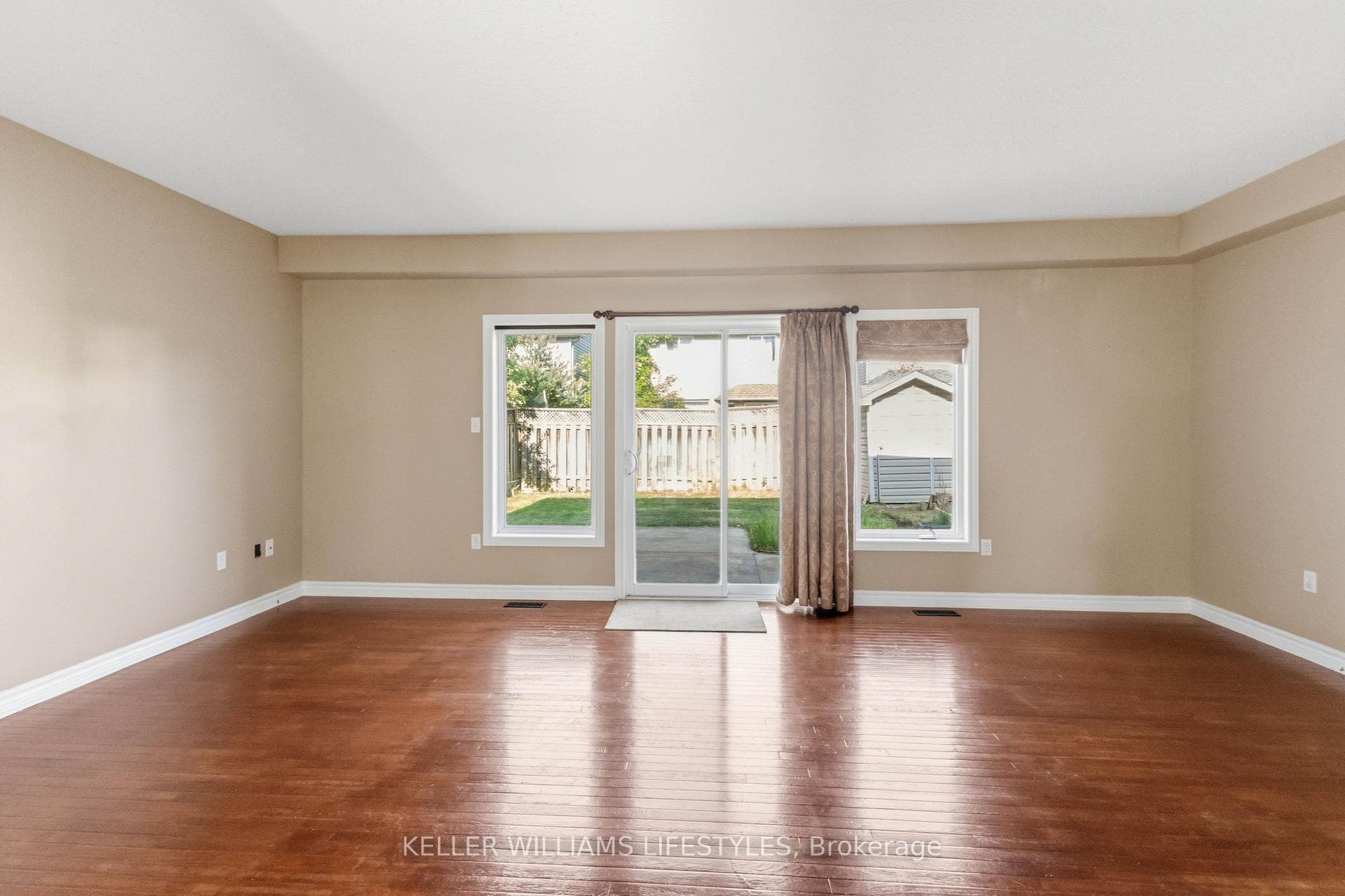 837 Capulet Lane photo 14