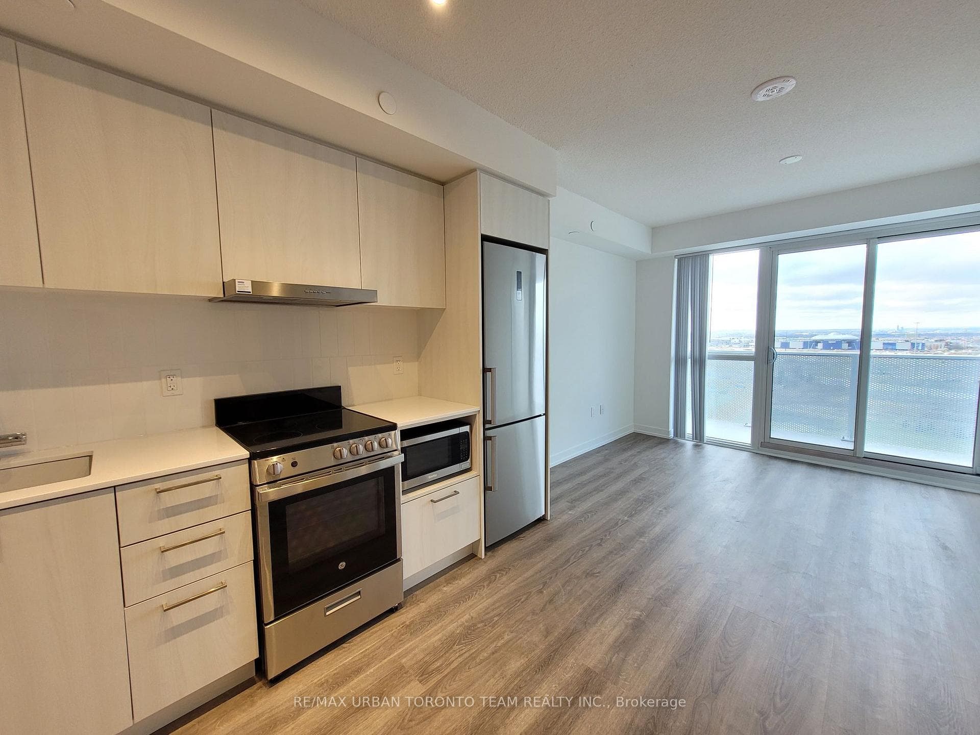 195 Commerce Street Unit 1008 photo 5