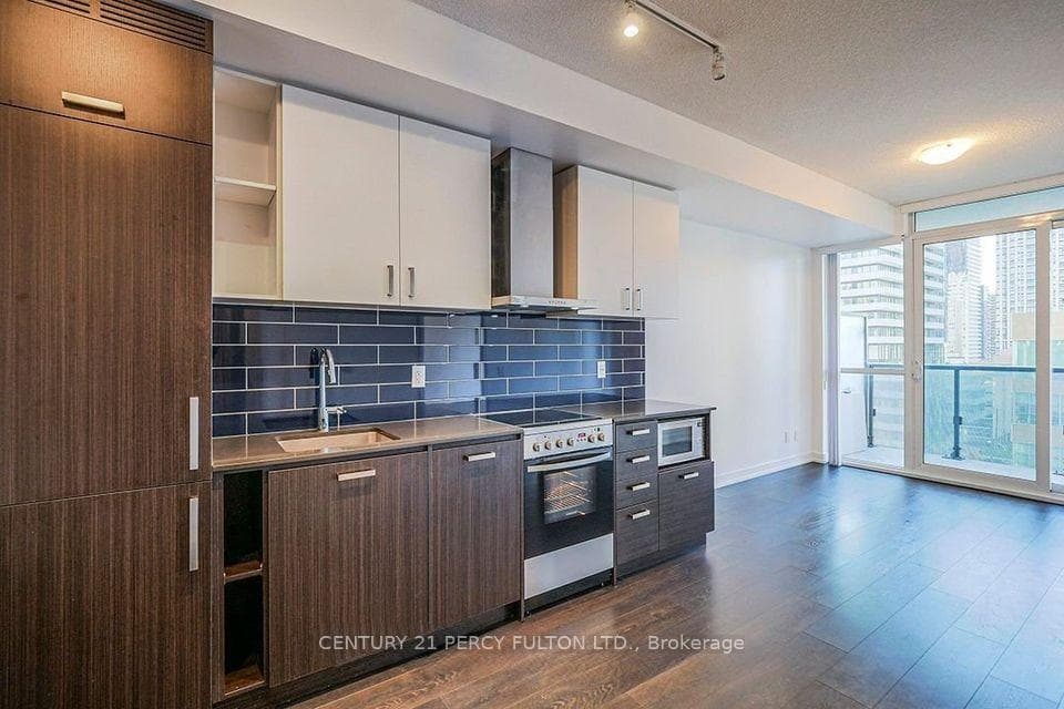 125 Redpath Avenue Unit 908 photo 7