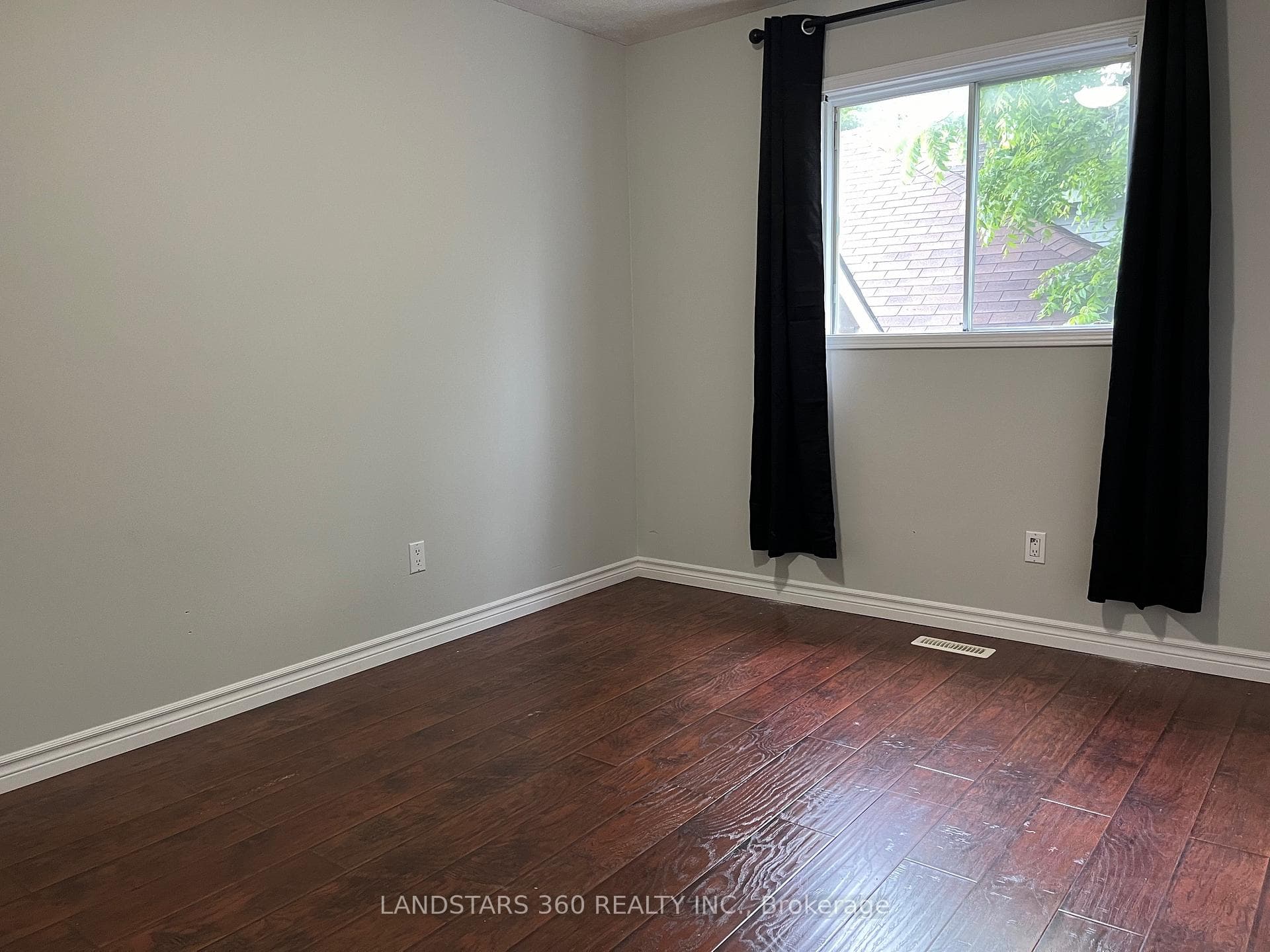 16 Fontaine Drive Unit Upper photo 11