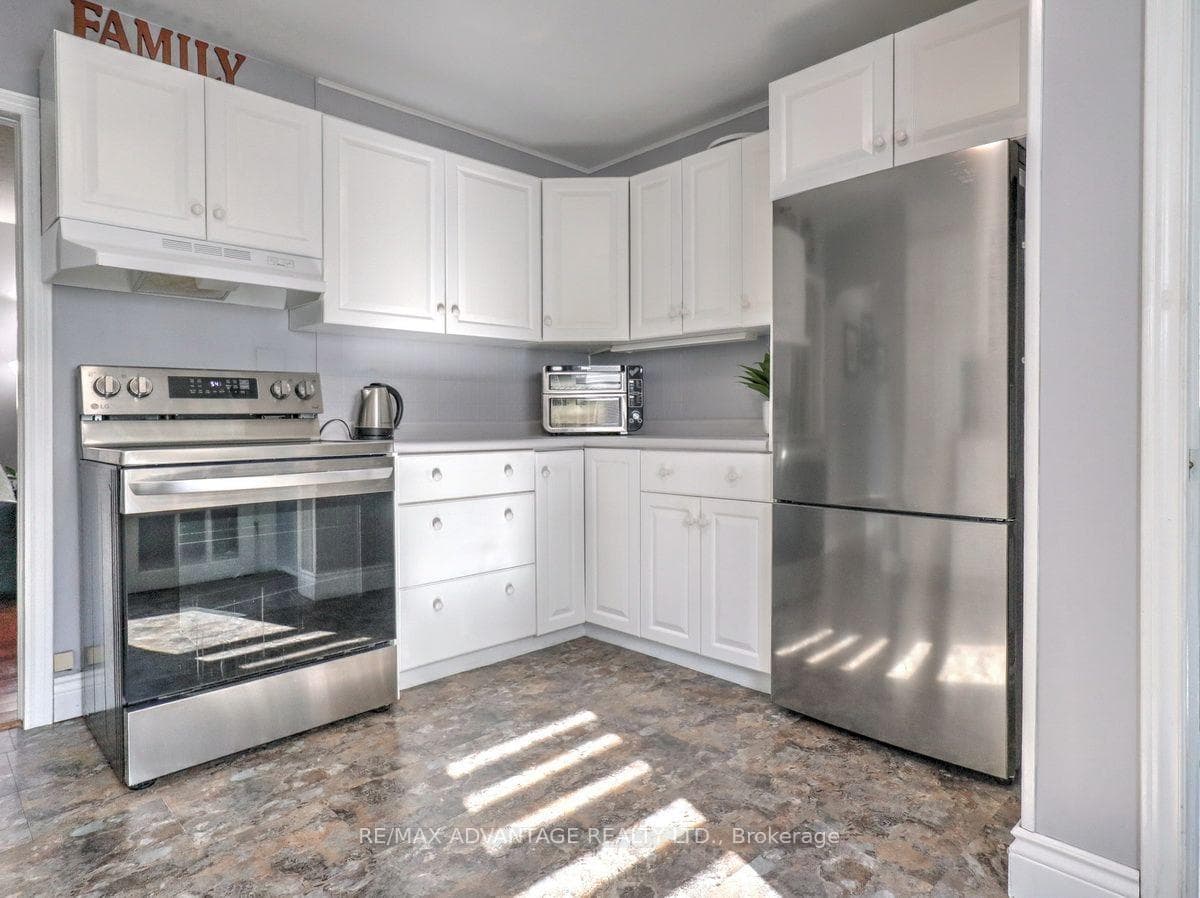 1856 PARK Avenue photo 15