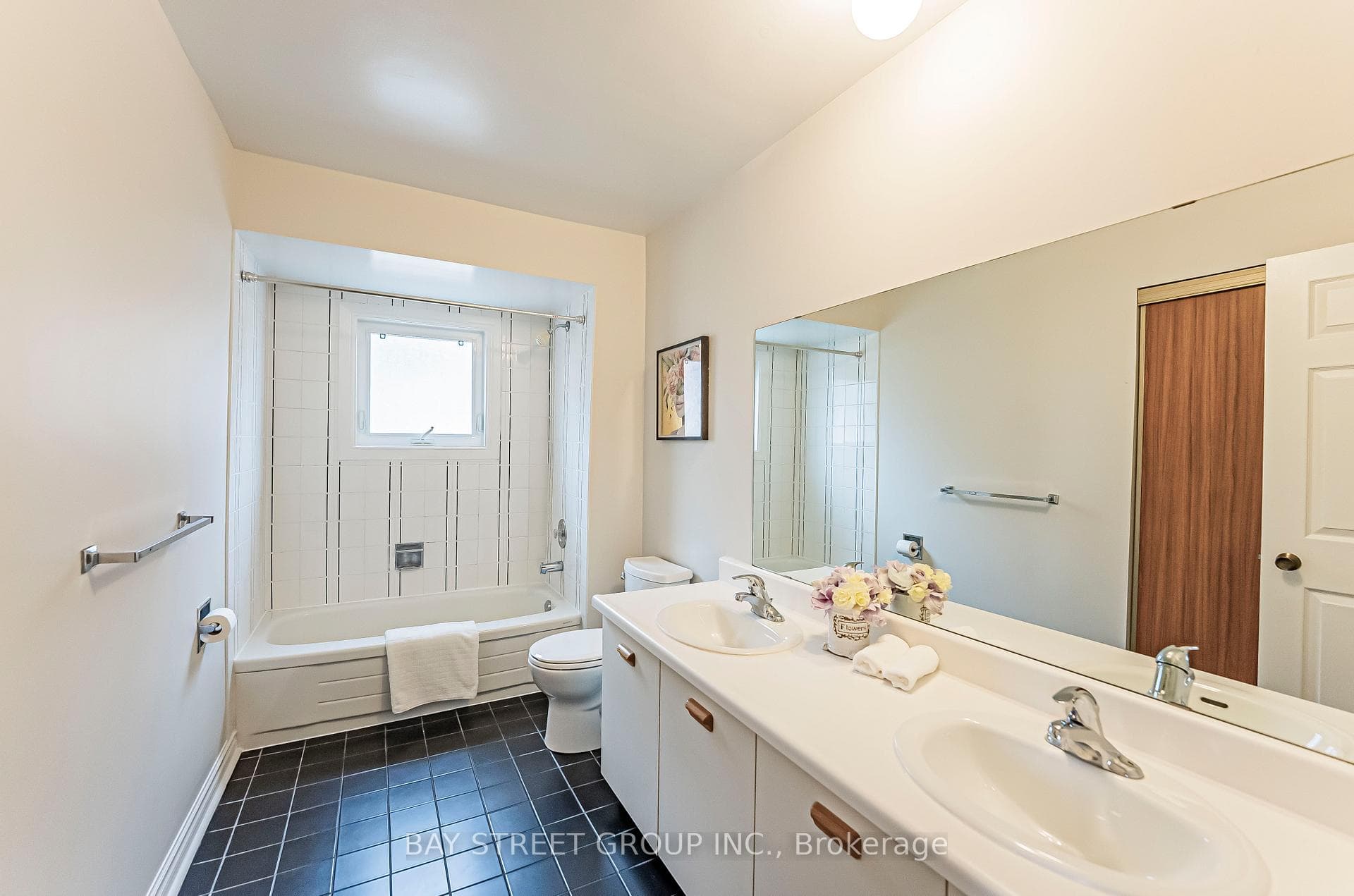 15 Delancey Crescent photo 33
