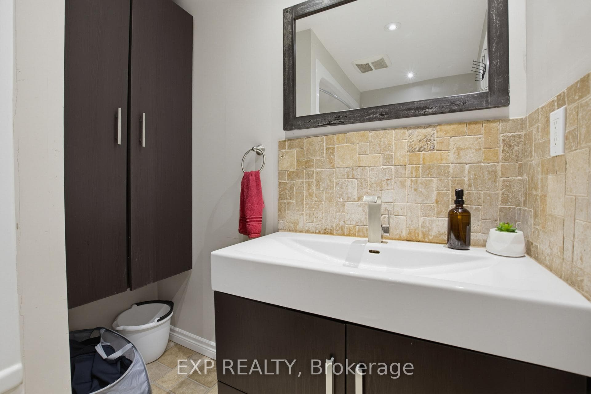 121 Mount Pleasant Avenue photo 13