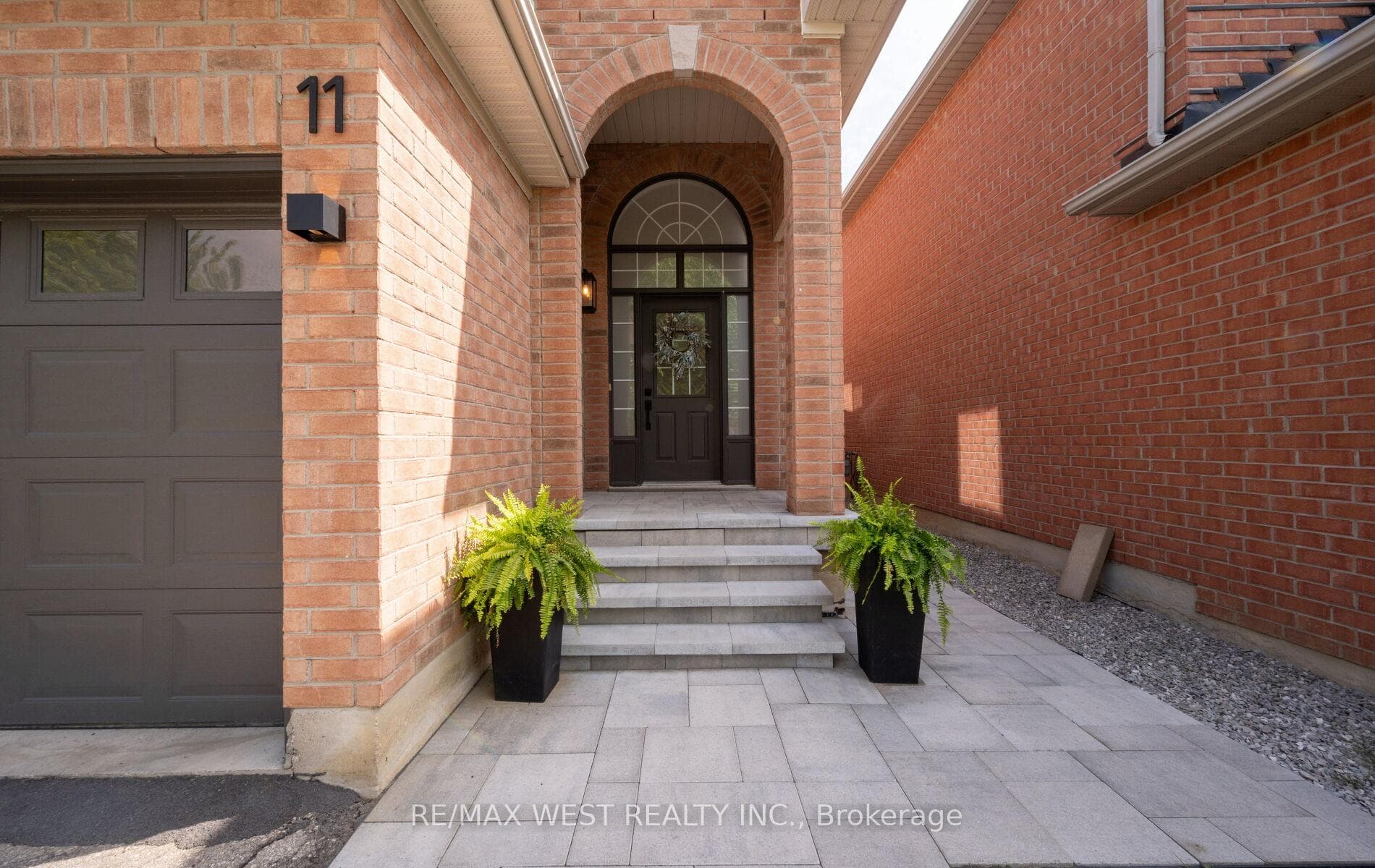 11 Beehive Drive photo 6