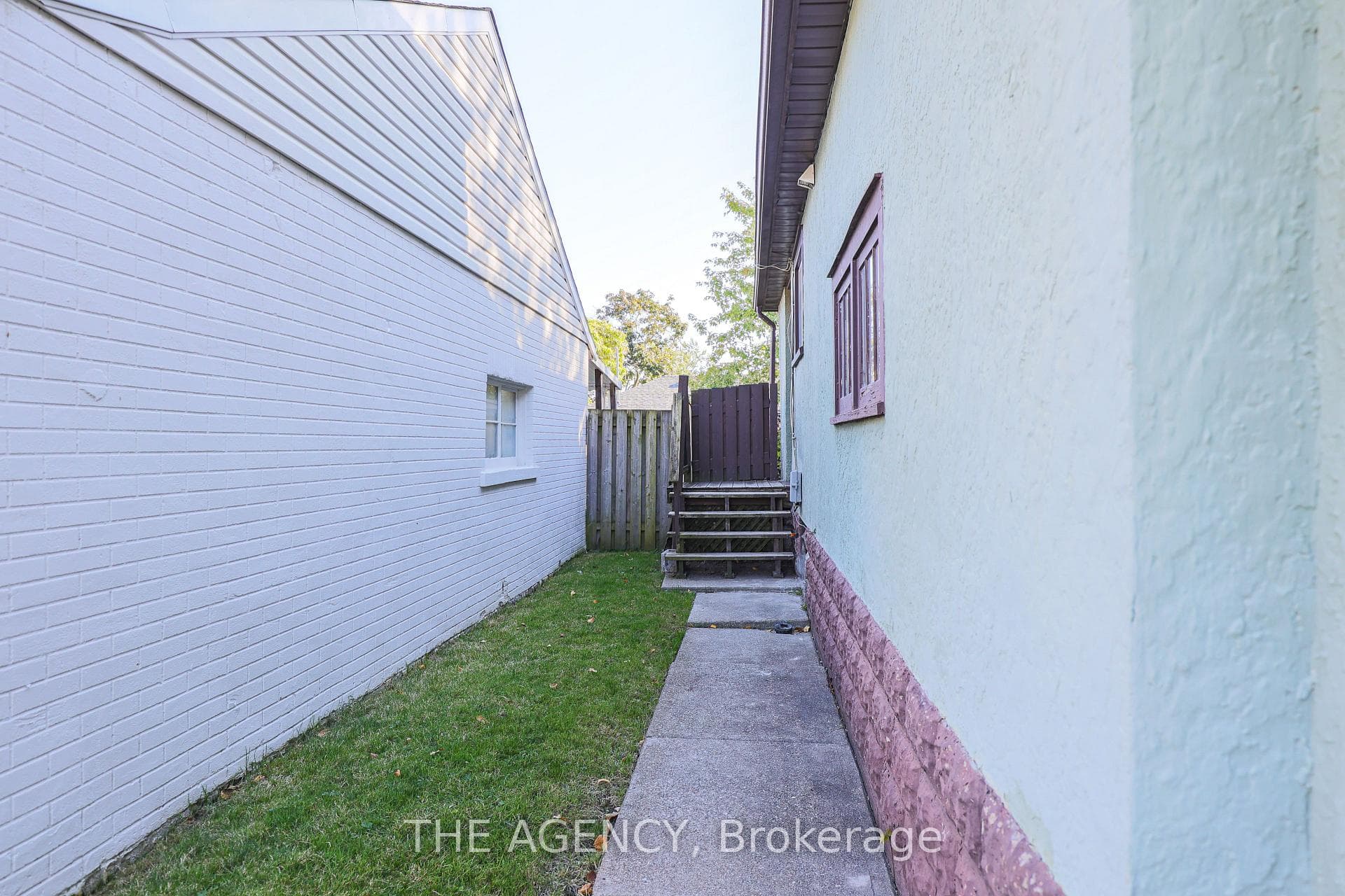 SIDE ENTRANCE