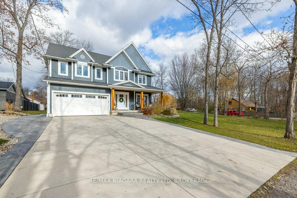 3246 Cedar Avenue photo 2