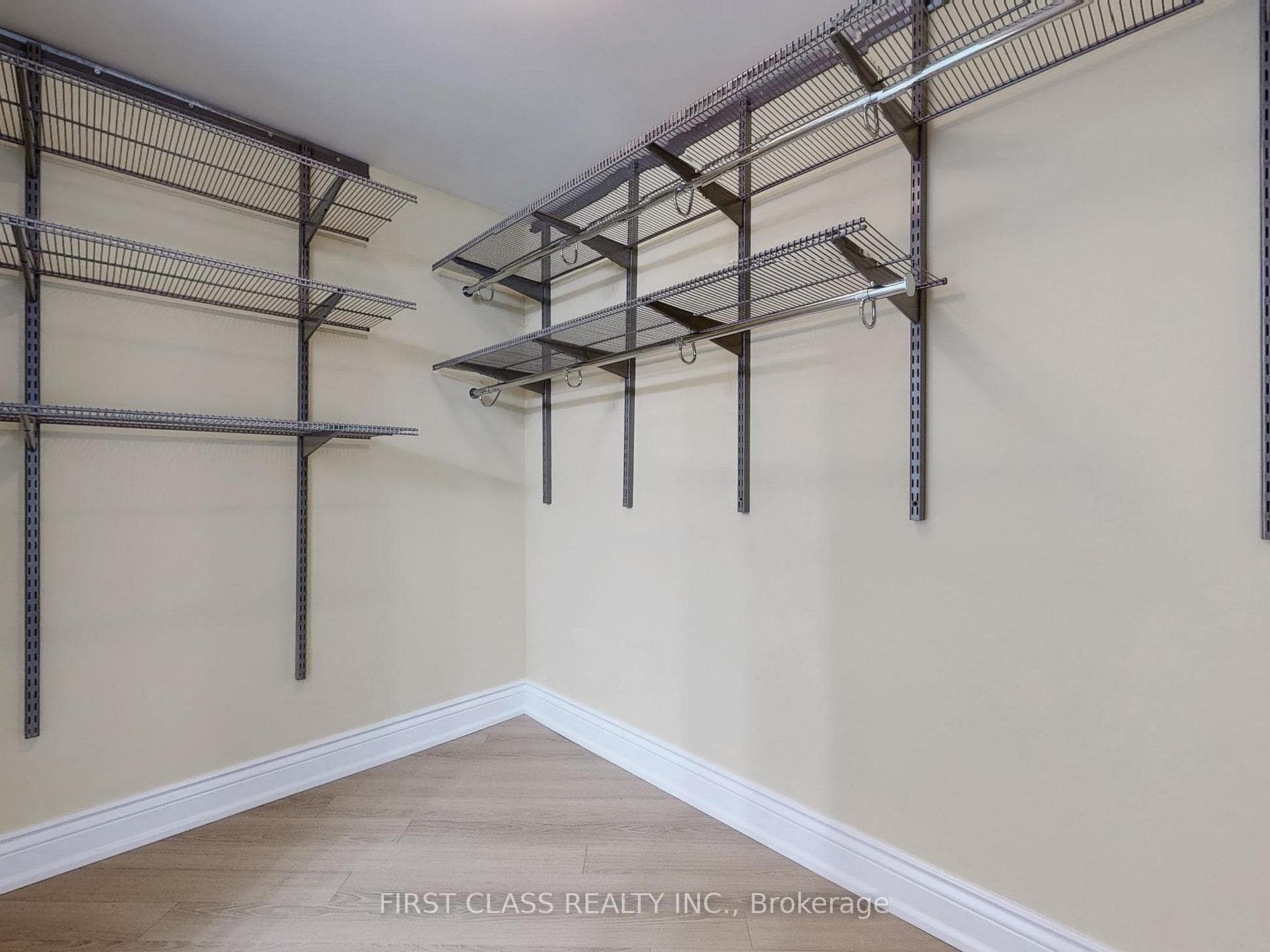 717 Bay Avenue Unit 303 photo 17