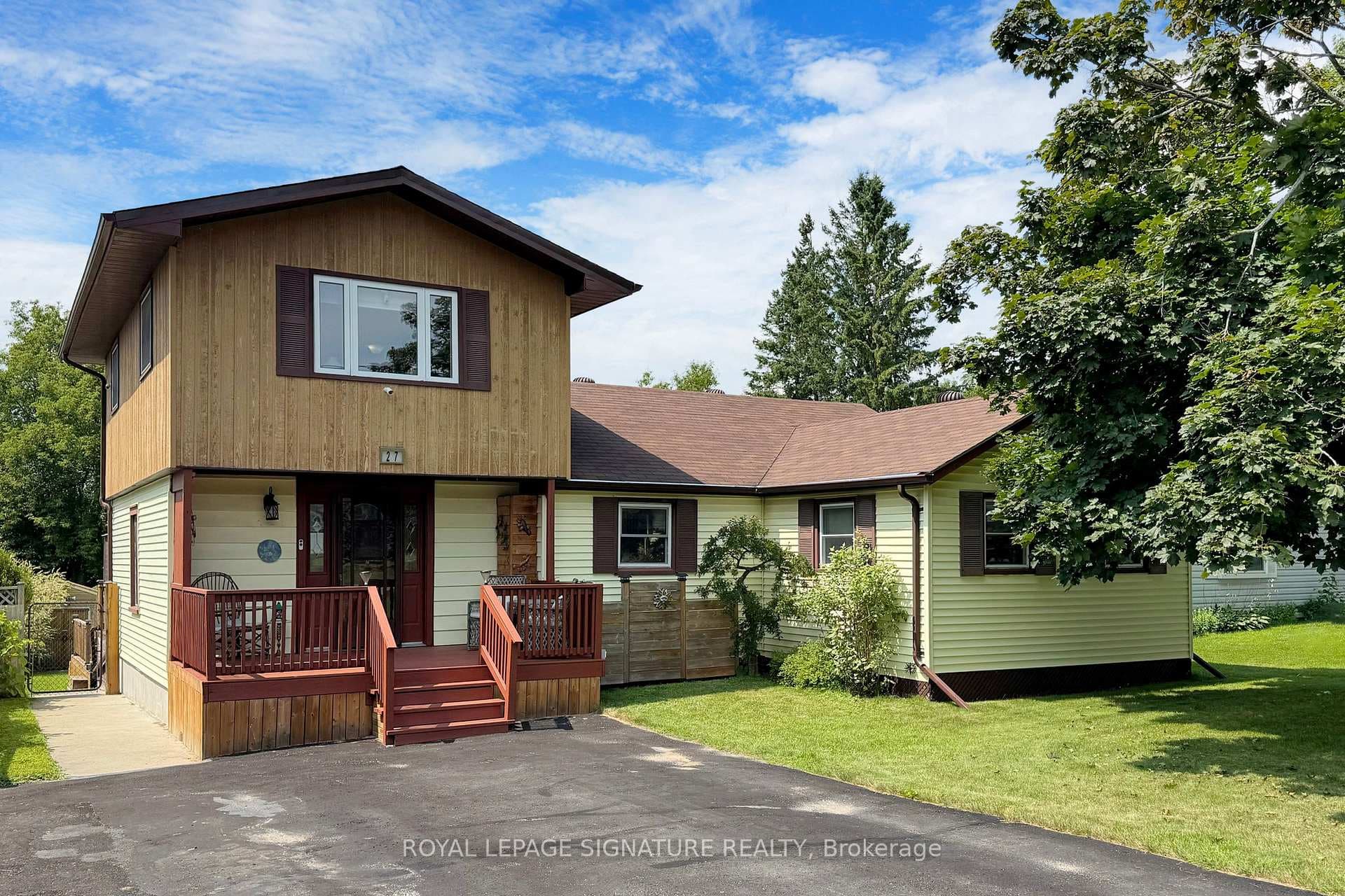 27 Carleton Boulevard photo 2