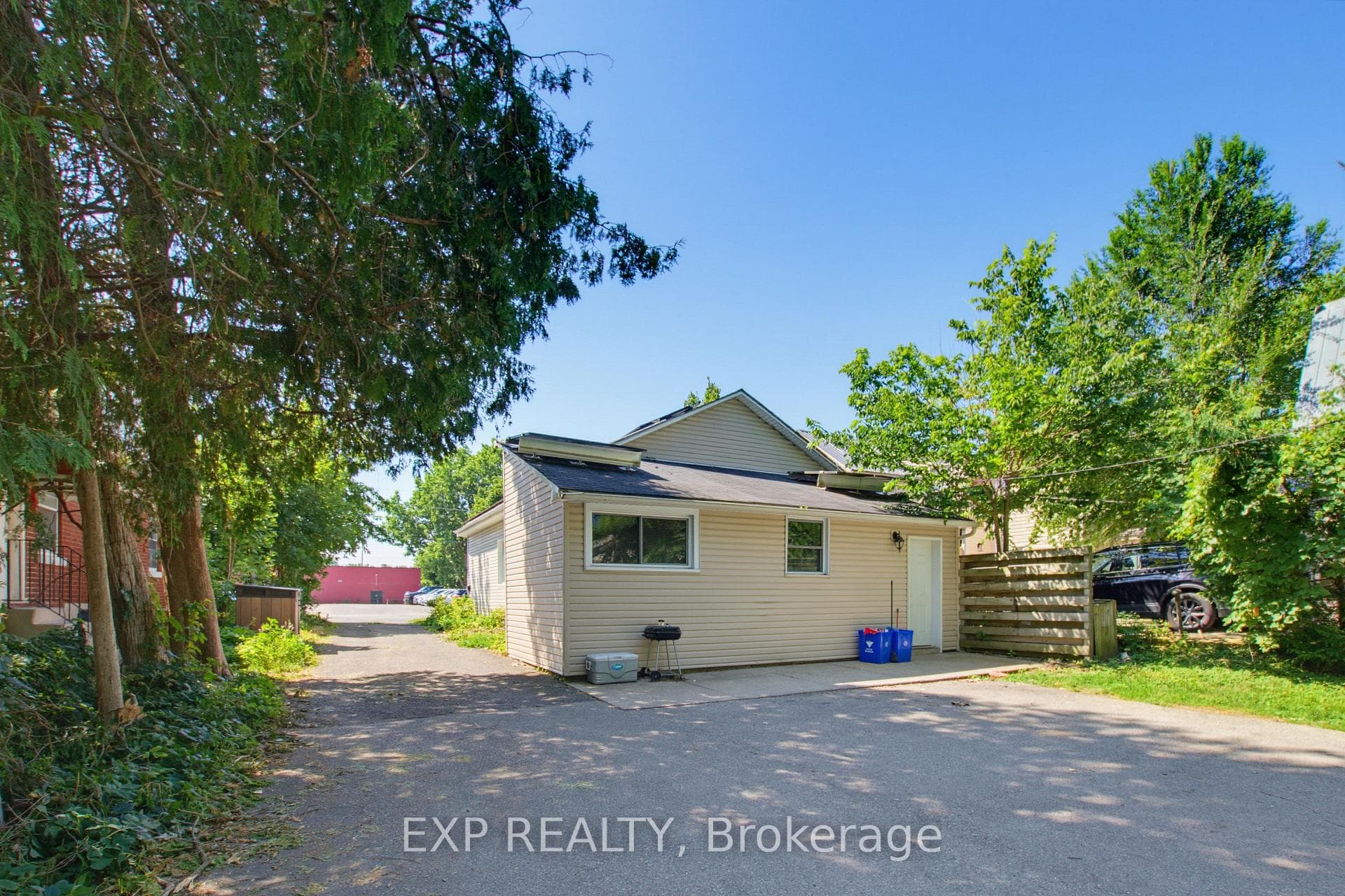 121 Mount Pleasant Avenue photo 40