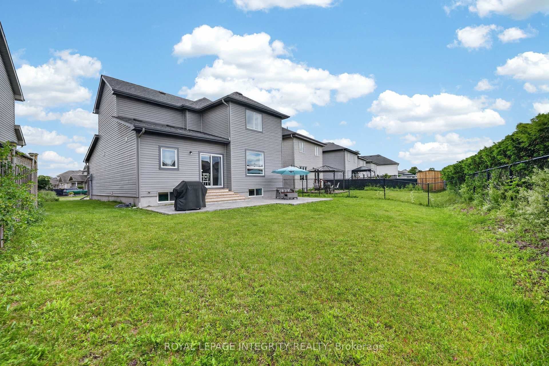 129 Dorina Sarazin Crescent photo 45