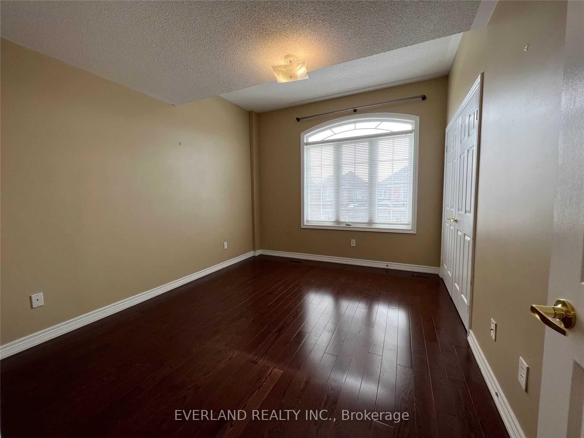 56 Hawksbury Road photo 8