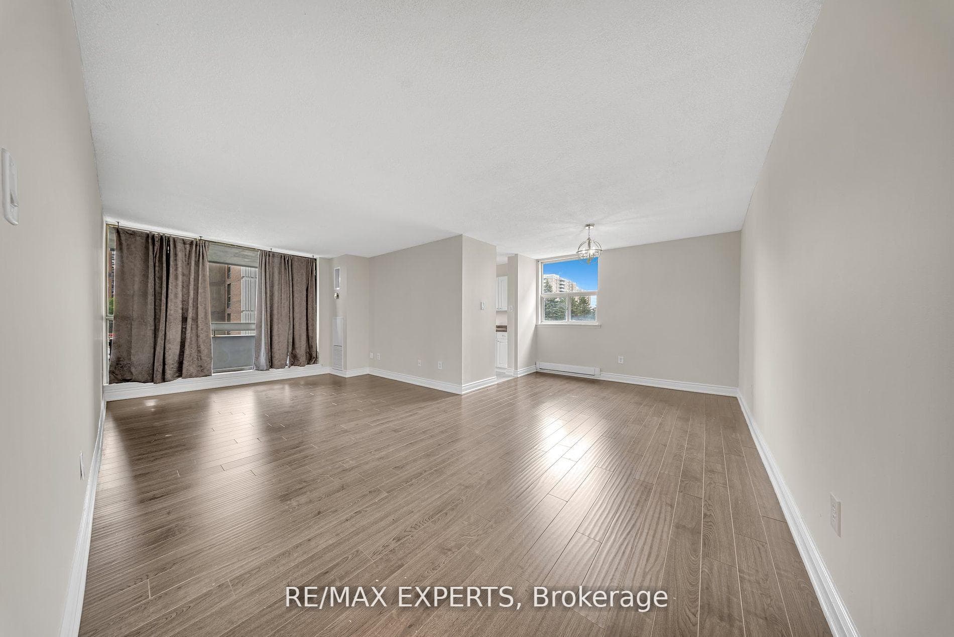 25 Kensington Road Unit 211 photo 3