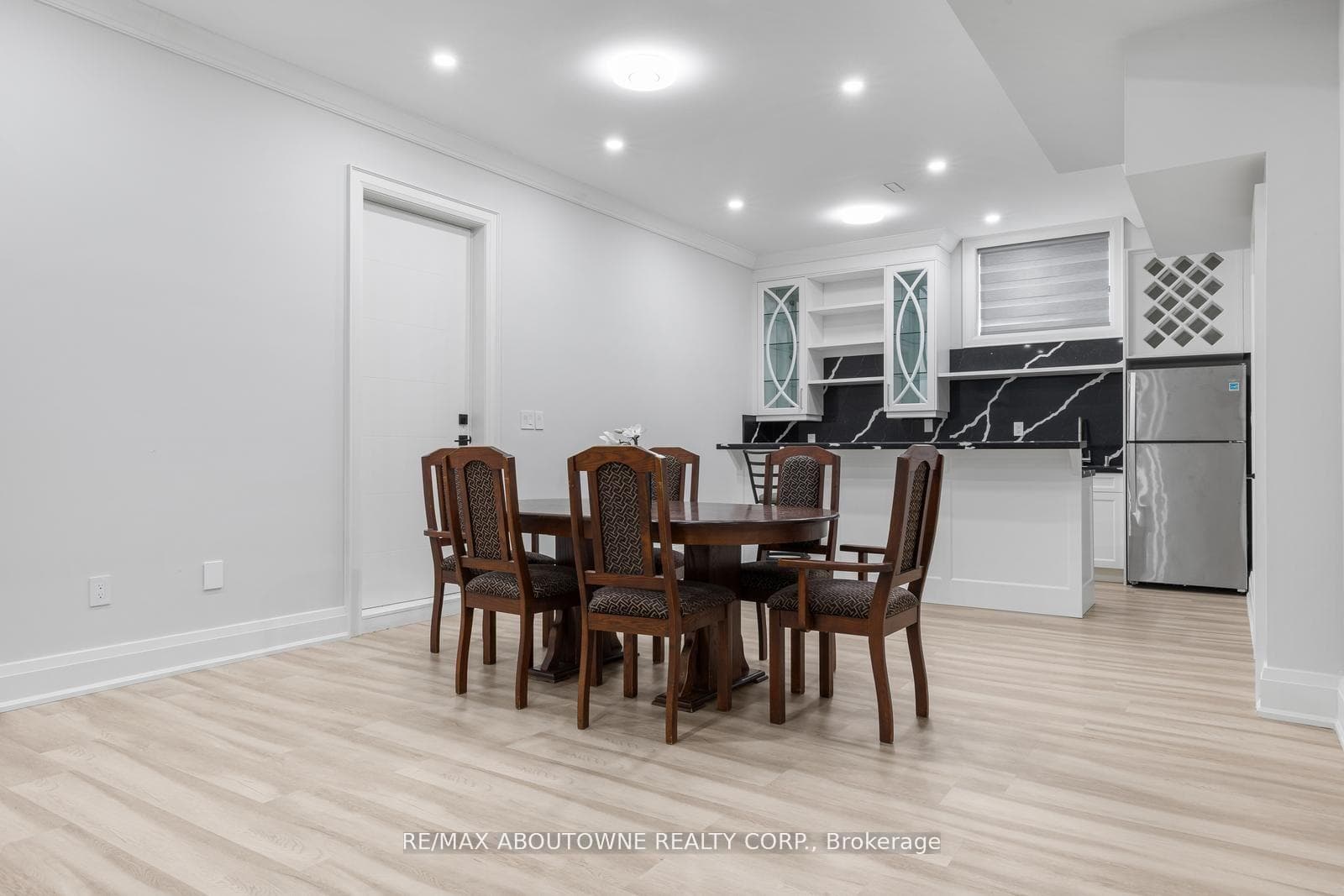 455 Samford Place photo 39