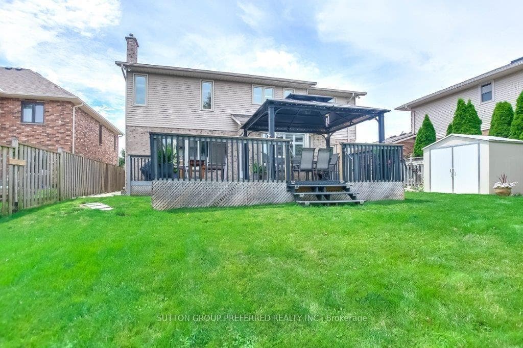 46 Kanata Crescent photo 38