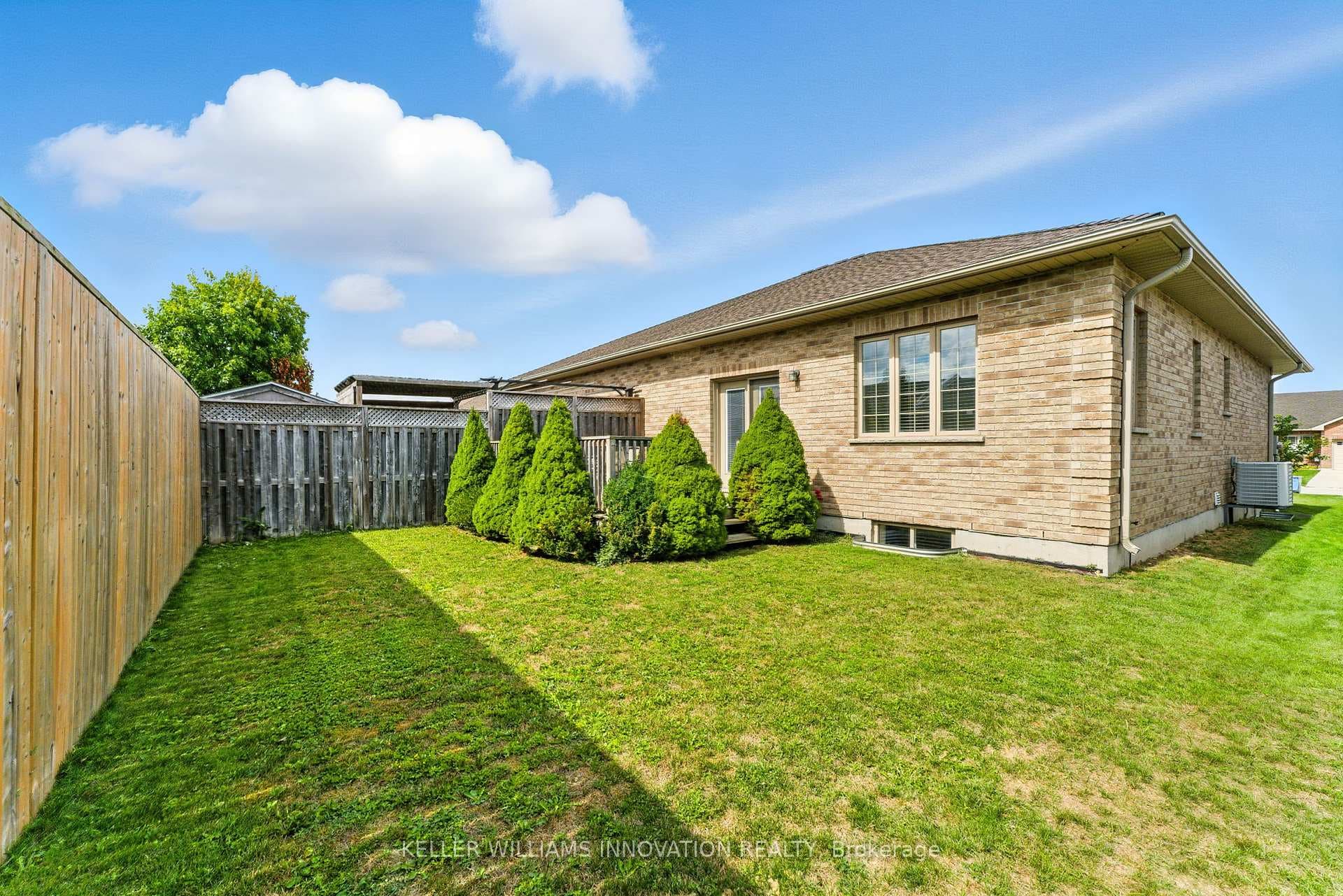242 Hutton Street photo 25
