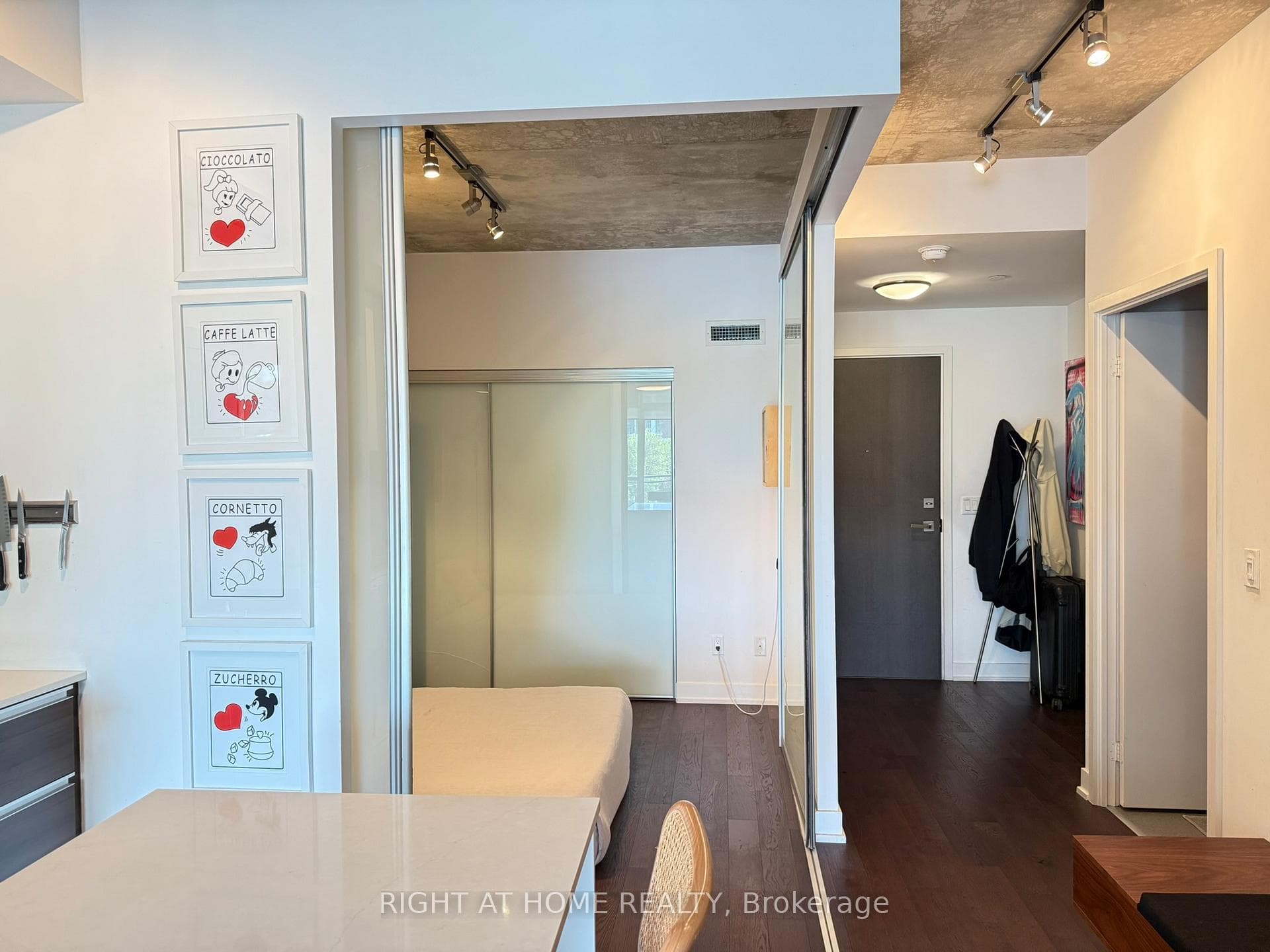 1238 Dundas Street Unit 307 photo 27
