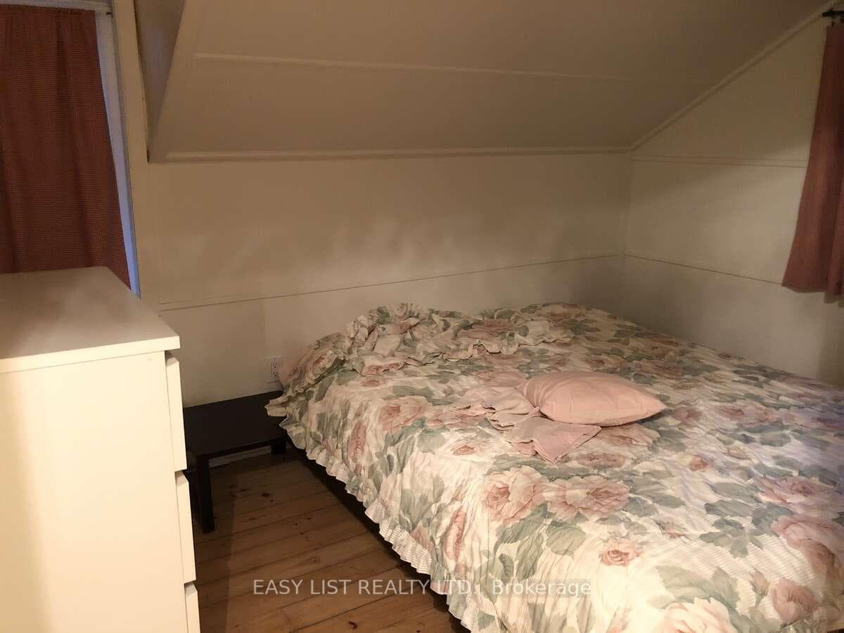 58 Leslie Frost Lane photo 12