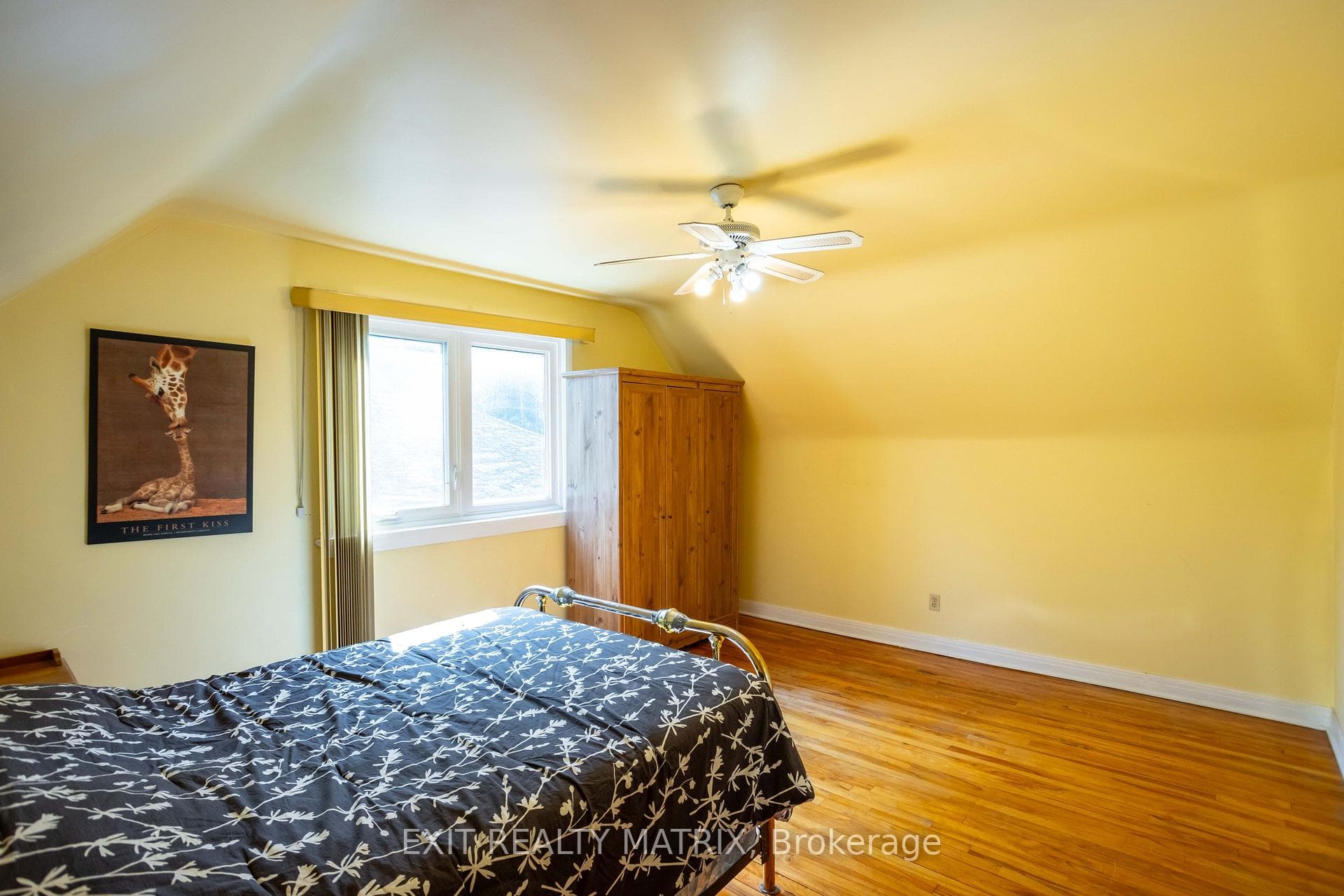 552 Dunbrack Street photo 25