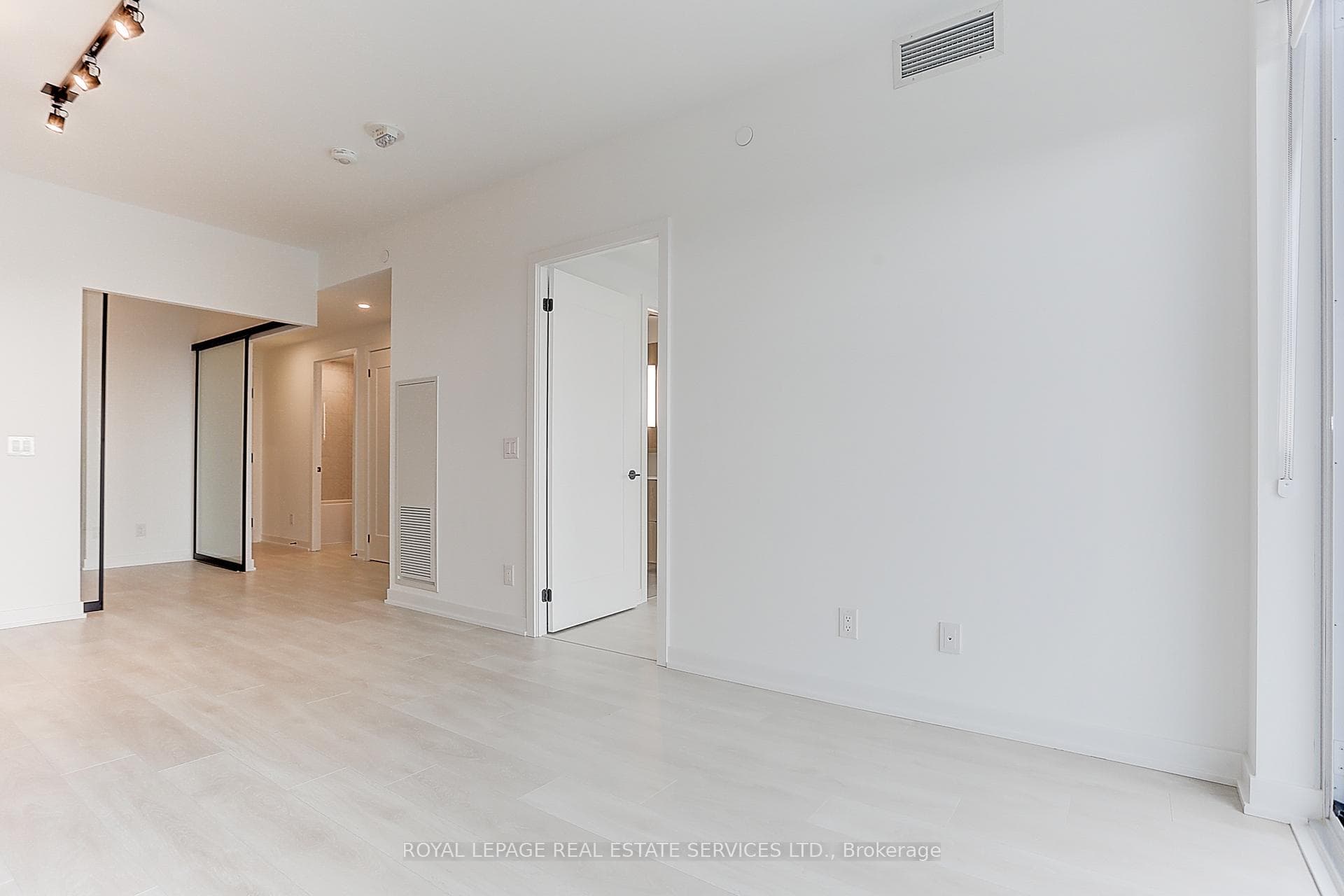 5 Defries Street Unit 3304 photo 25