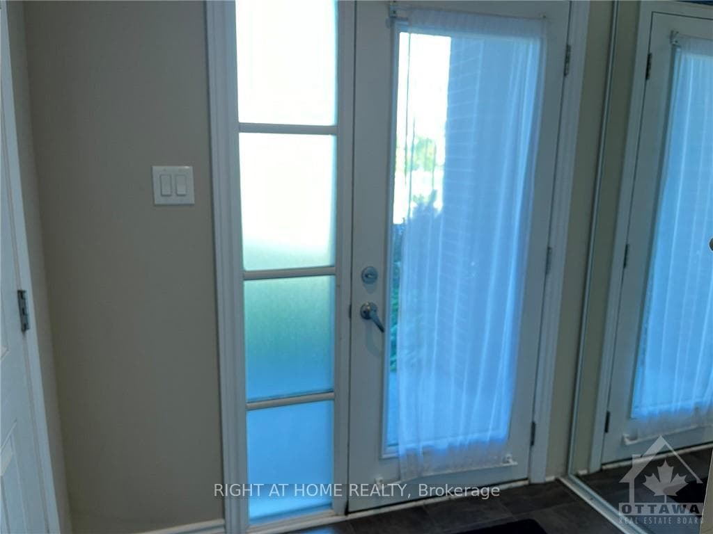 643 LAURALEAF Crescent photo 5