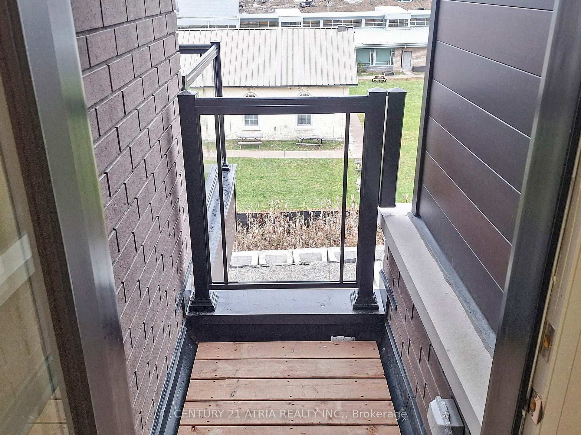 16 Harold Wilson Lane photo 31