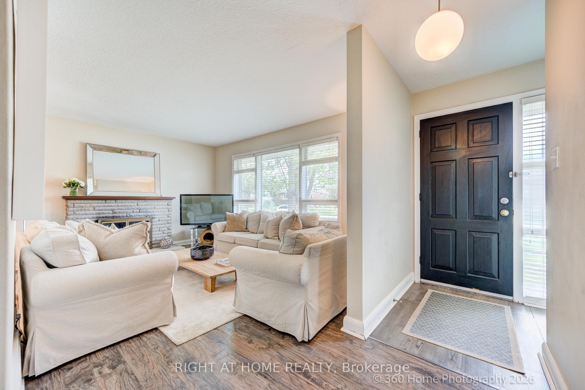 1493 CONSTANCE Drive photo 5