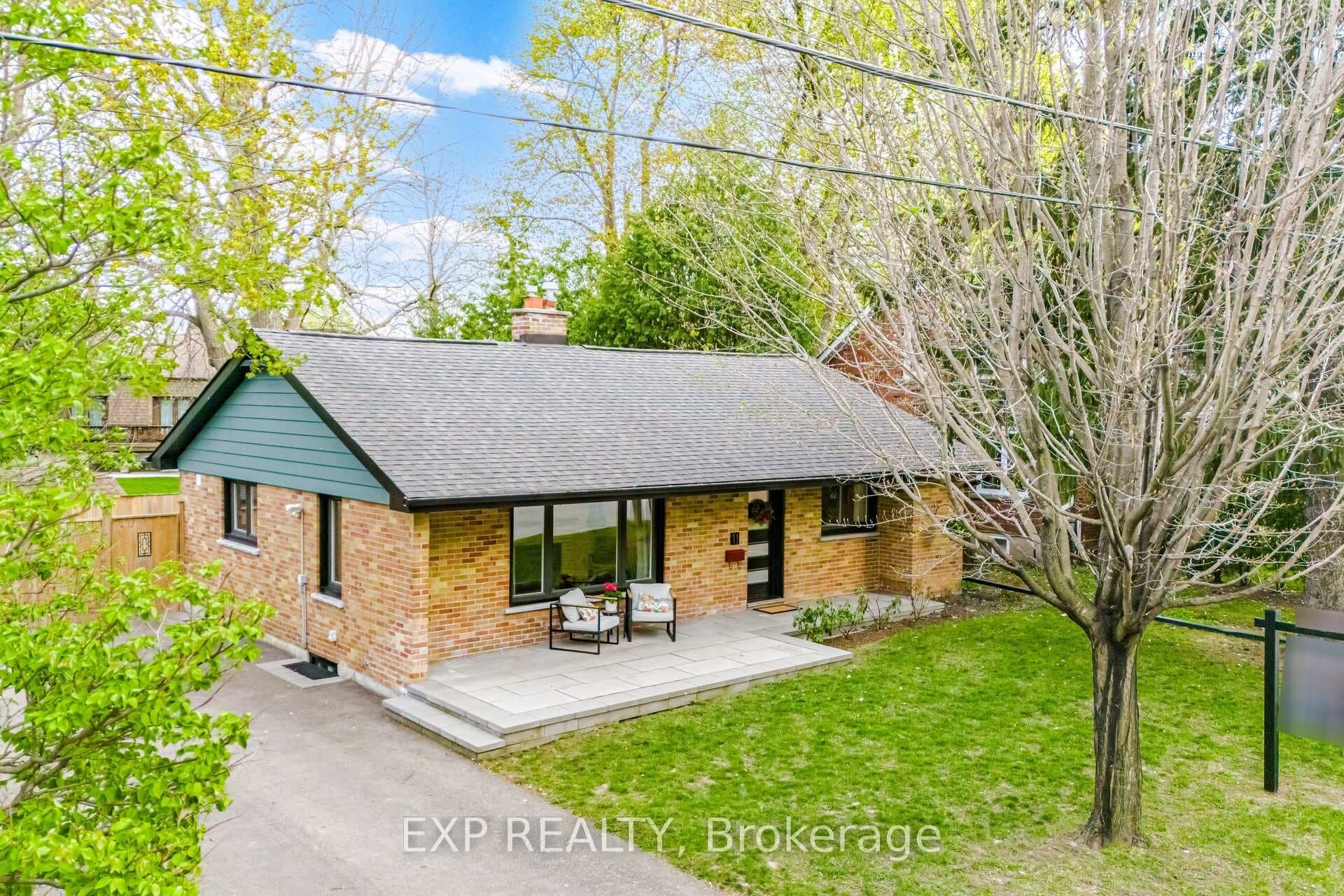 11 Armstrong Street photo 1