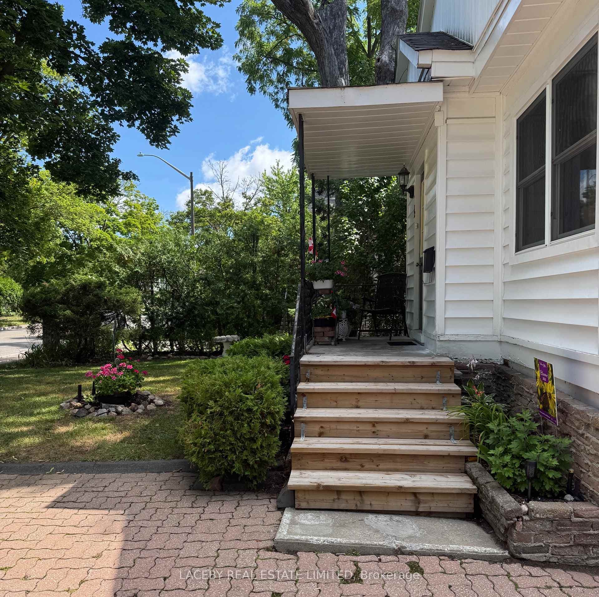 82 Mill Street photo 4