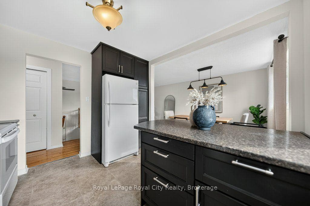 18 Springdale Boulevard photo 18