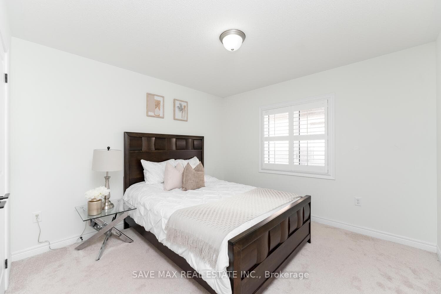 56 Farringdon Crescent photo 22
