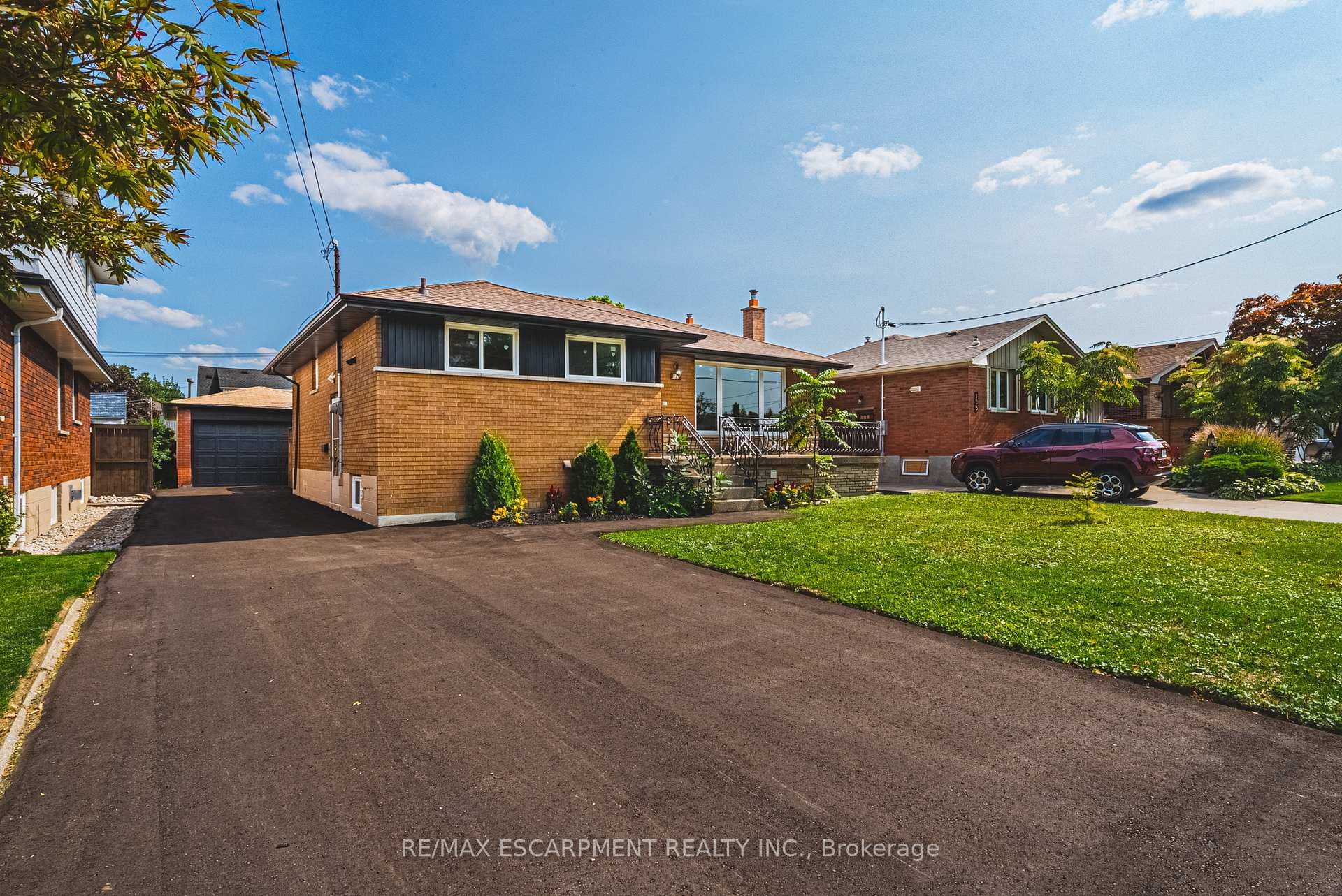 131 Welbourn Drive photo 1