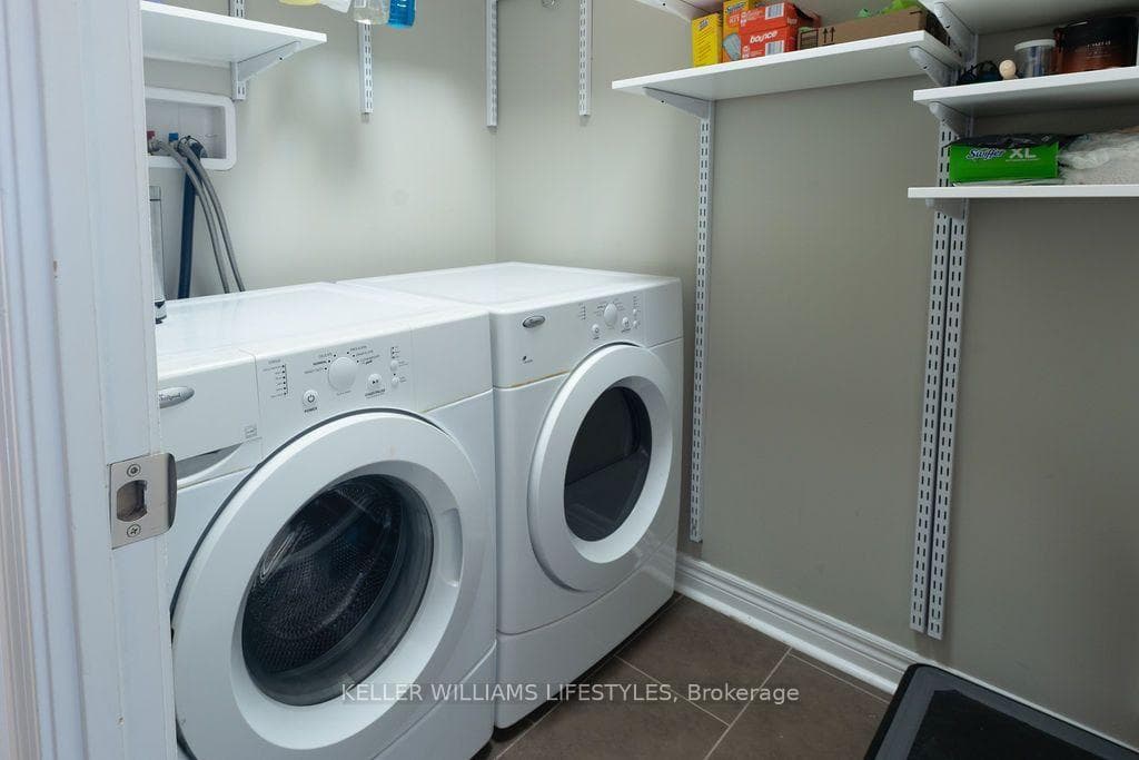 330 RIDOUT Street Unit 804 photo 16
