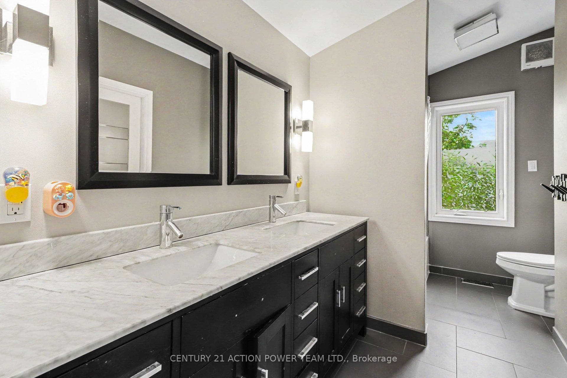 1558 BELLA VISTA Drive photo 29