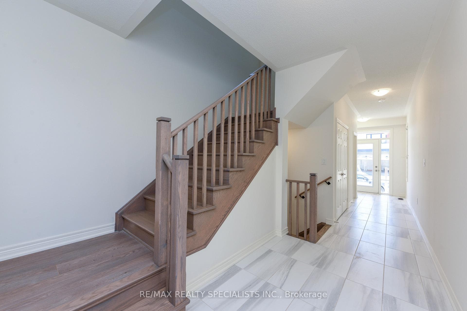 3181 Crystal Drive photo 5