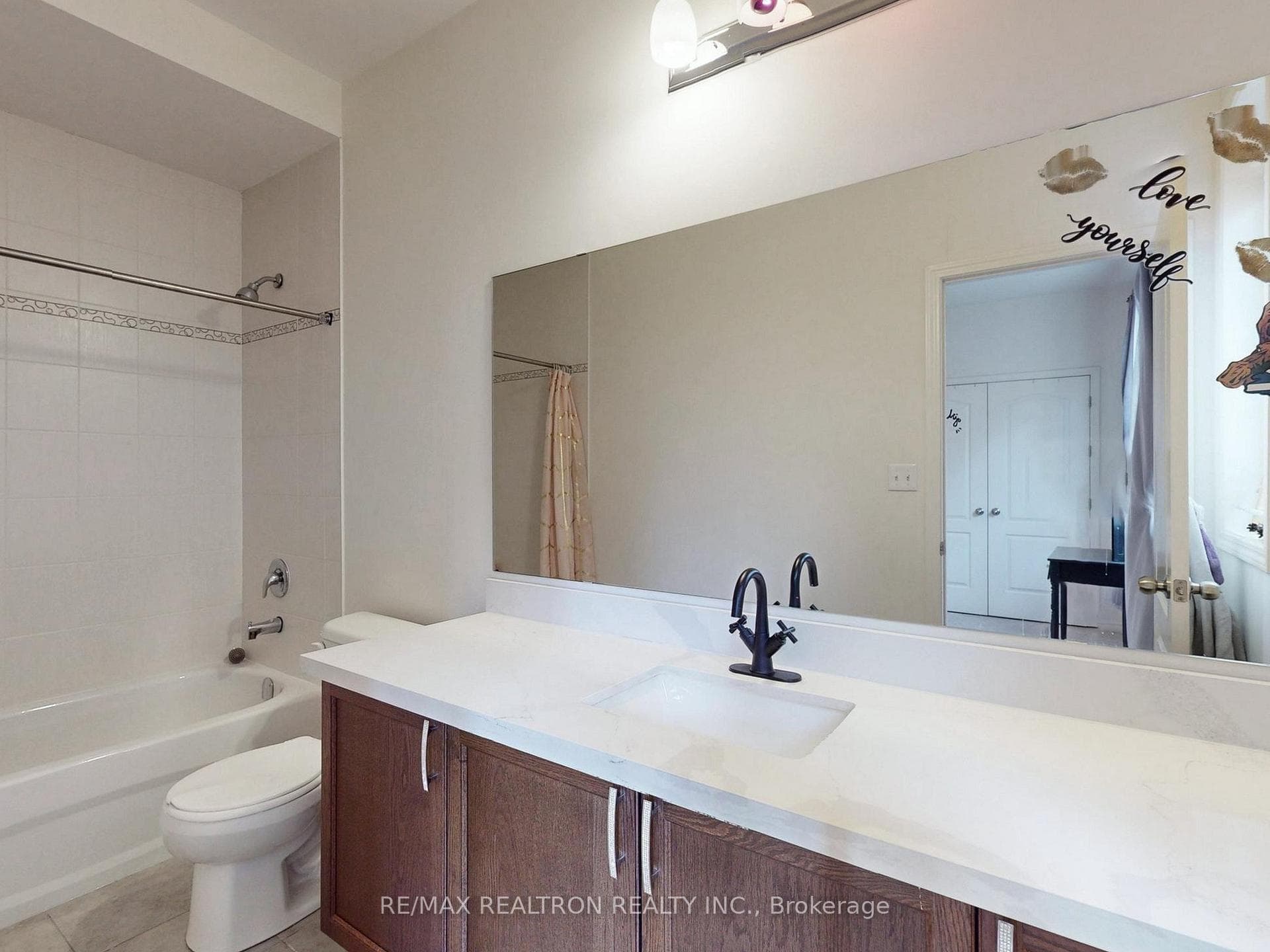 2445 Equestrian Crescent photo 28