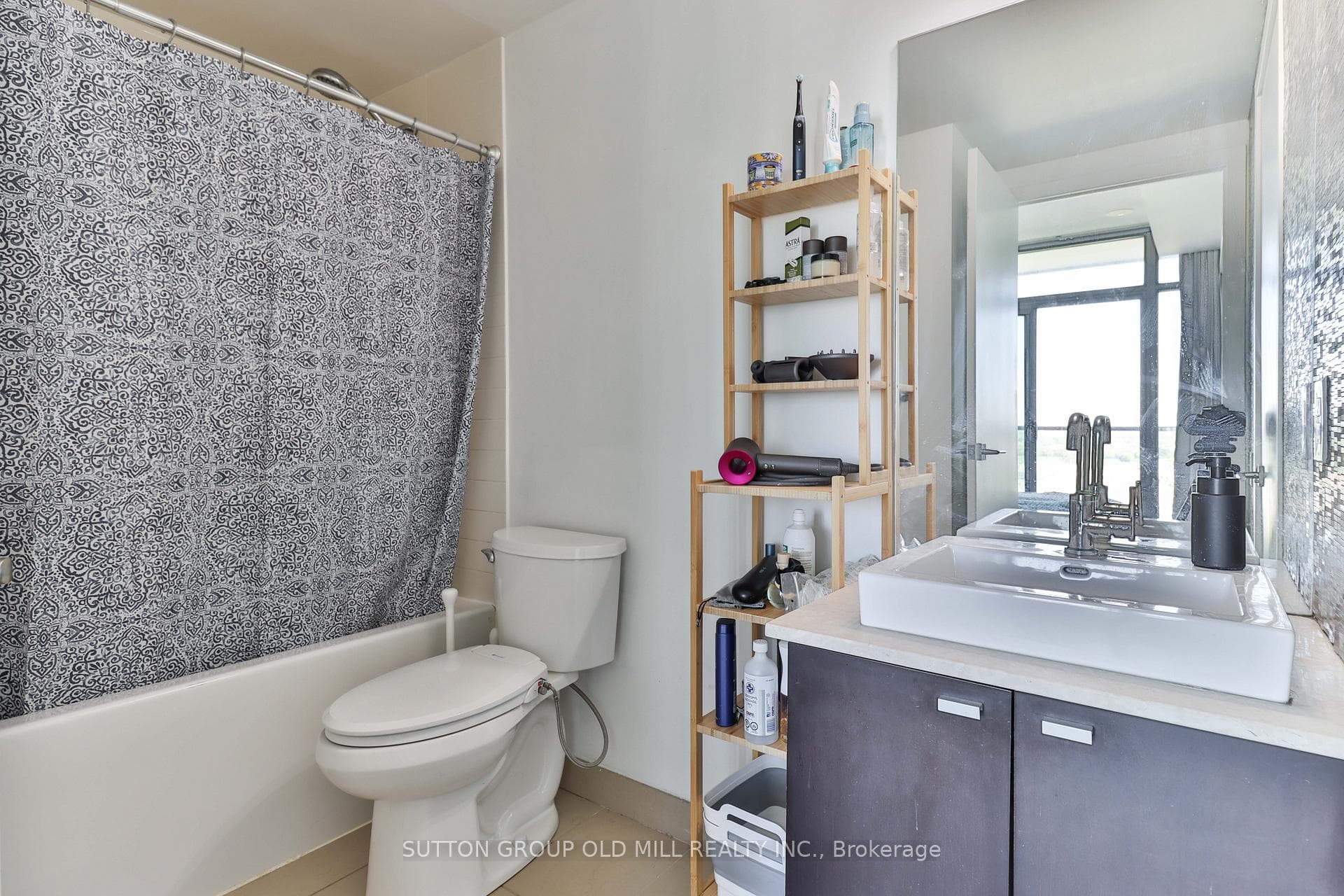 105 The Queensway N/A Unit 1904 photo 17